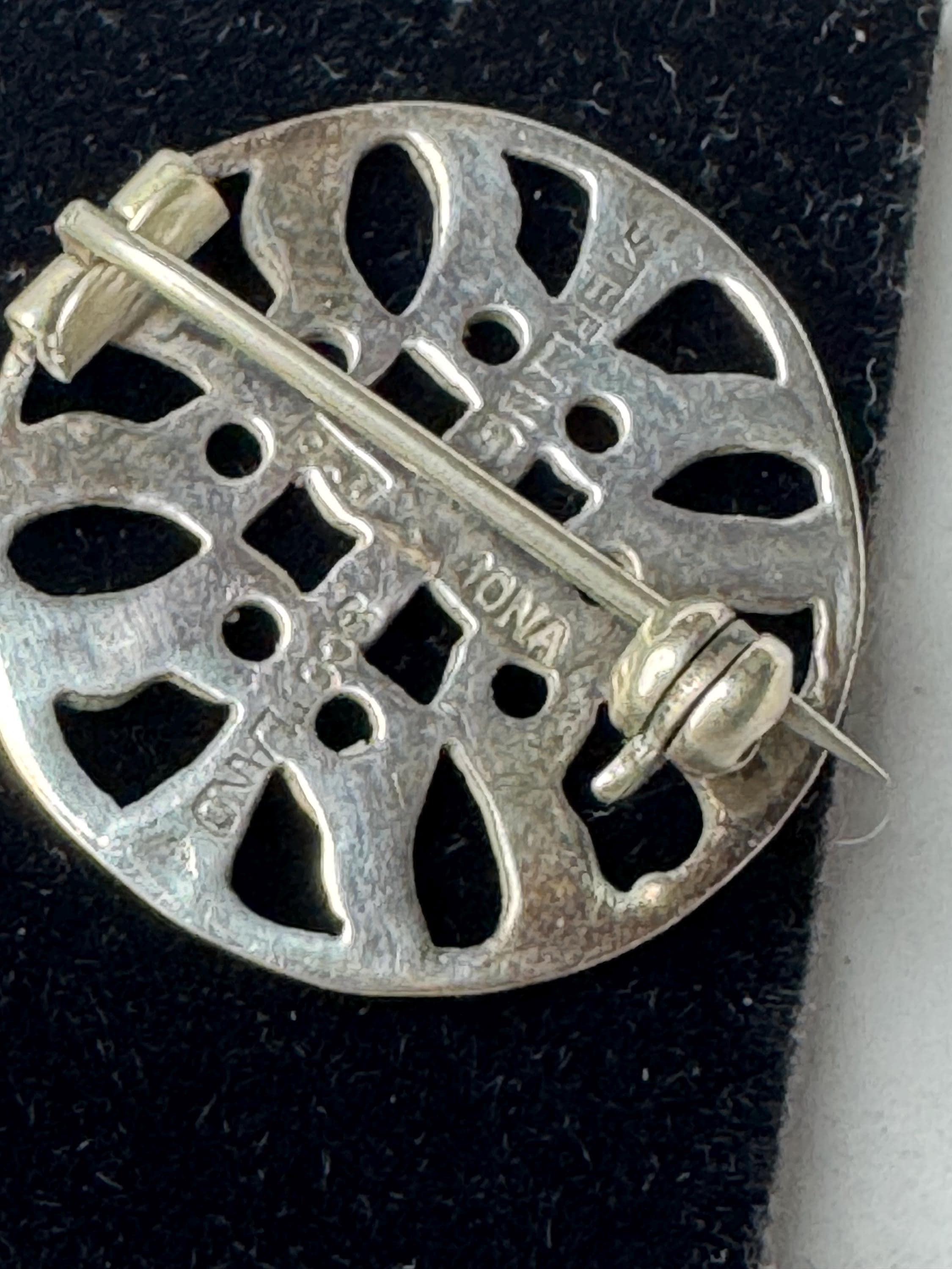 Iona silver Scottish Brooch: Arts and Crafts Celtic jewellery 925 sterling