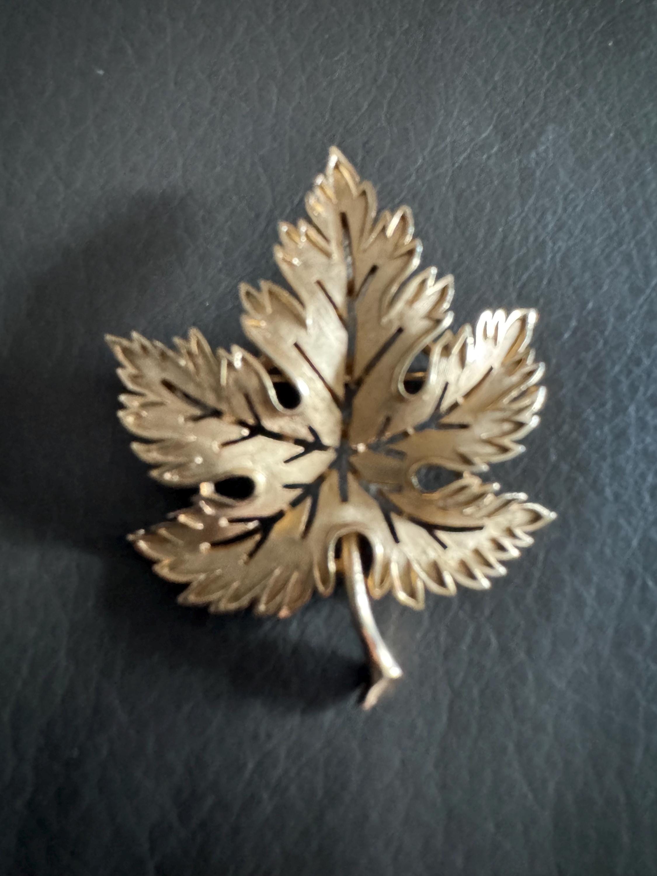 Trifari stylised maple leaf brooch, gold plated and signed