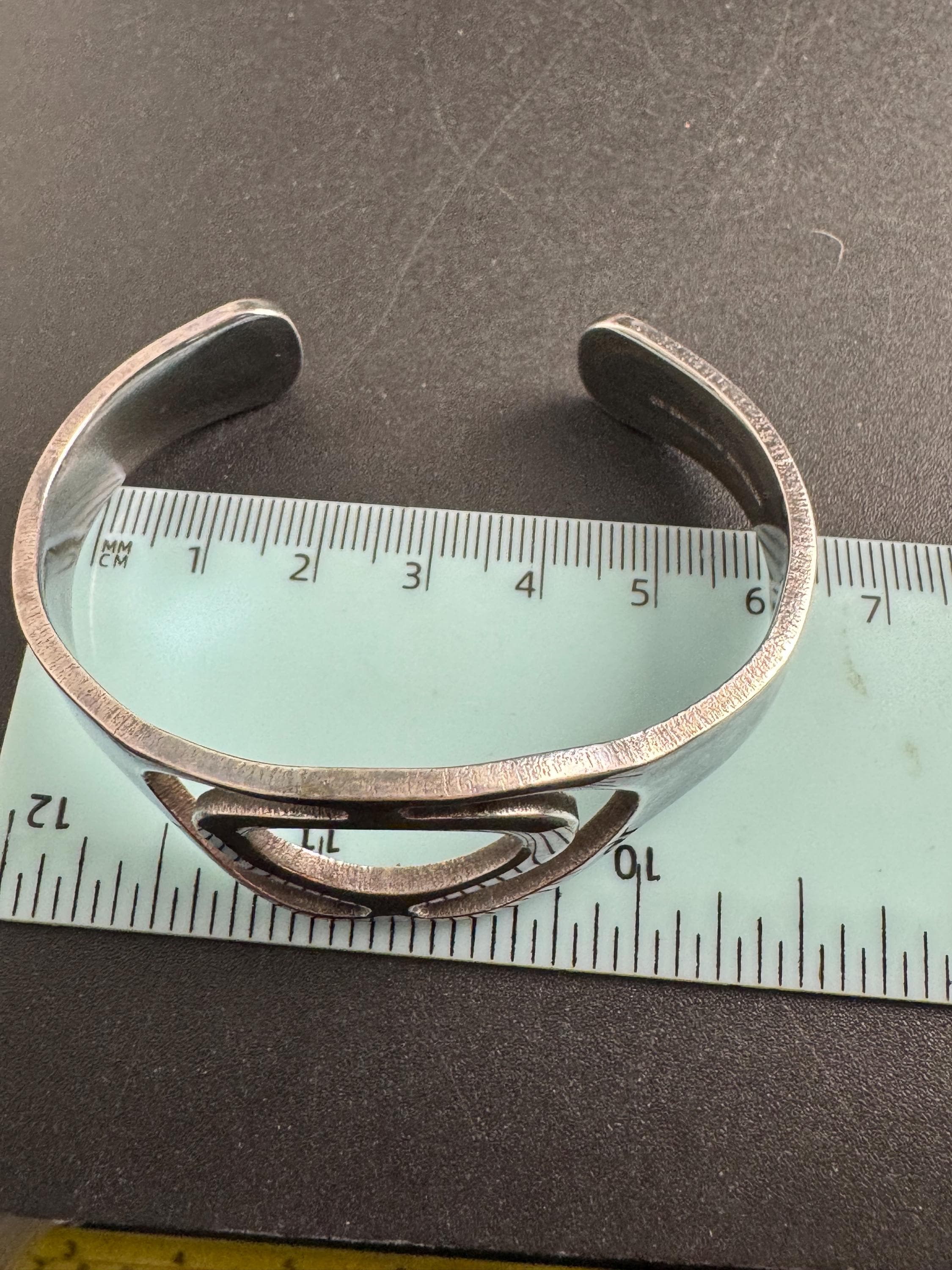 Newbridge Silverware abstract Bangle: signed jewellery Modernist Design