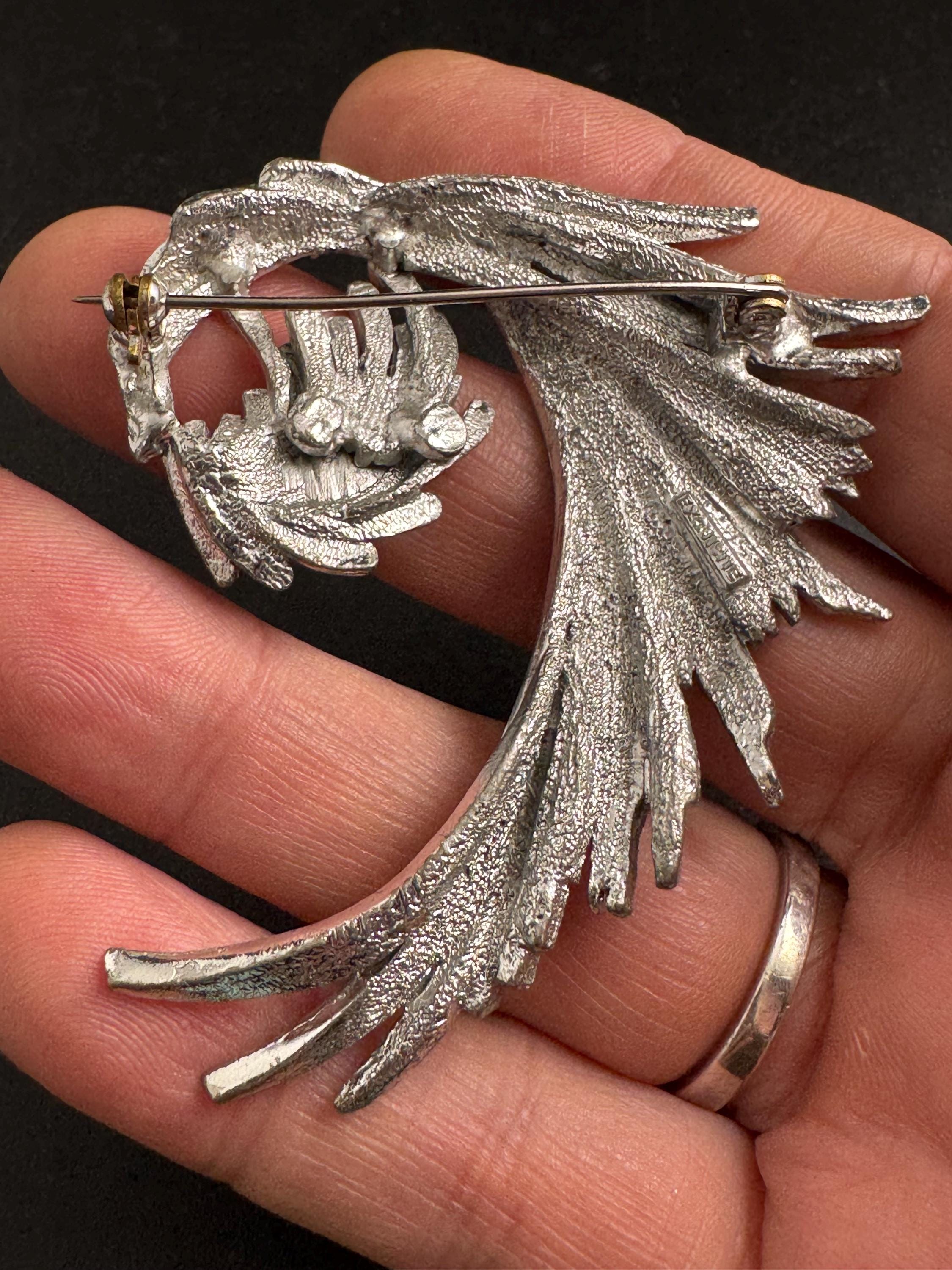 Exquisite large silver brooch, signed modernist swirl design (7cm)