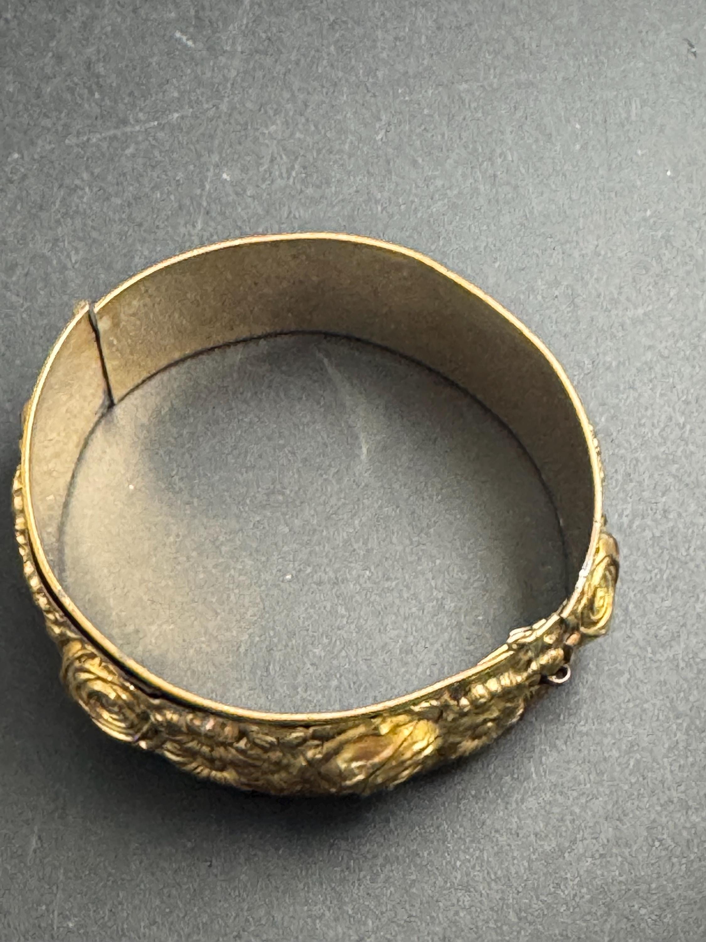Victorian repousse work bangle : wide brass floral