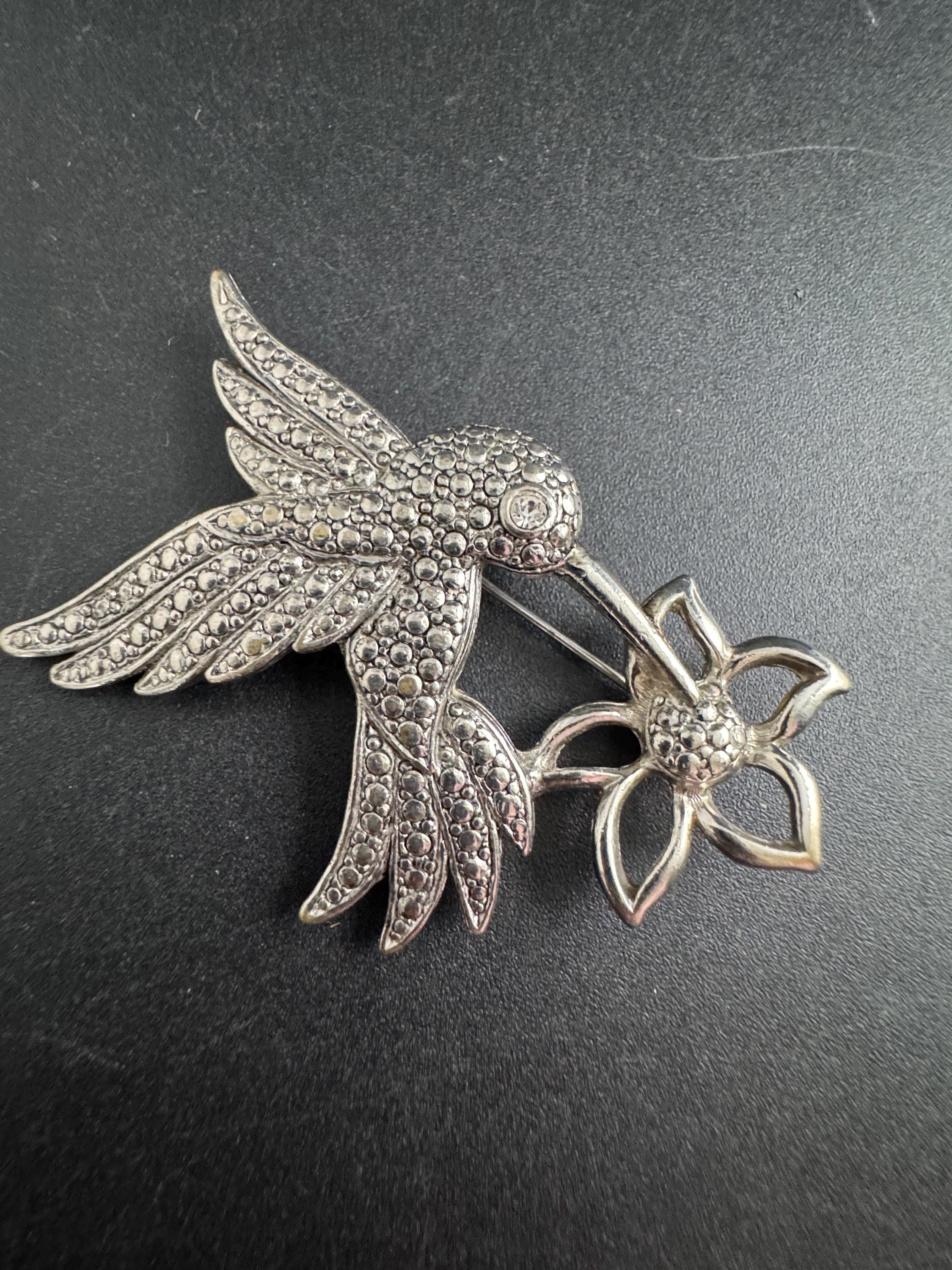 Silver Hummingbird bird brooch, Vintage rhinestone eye staybrite style