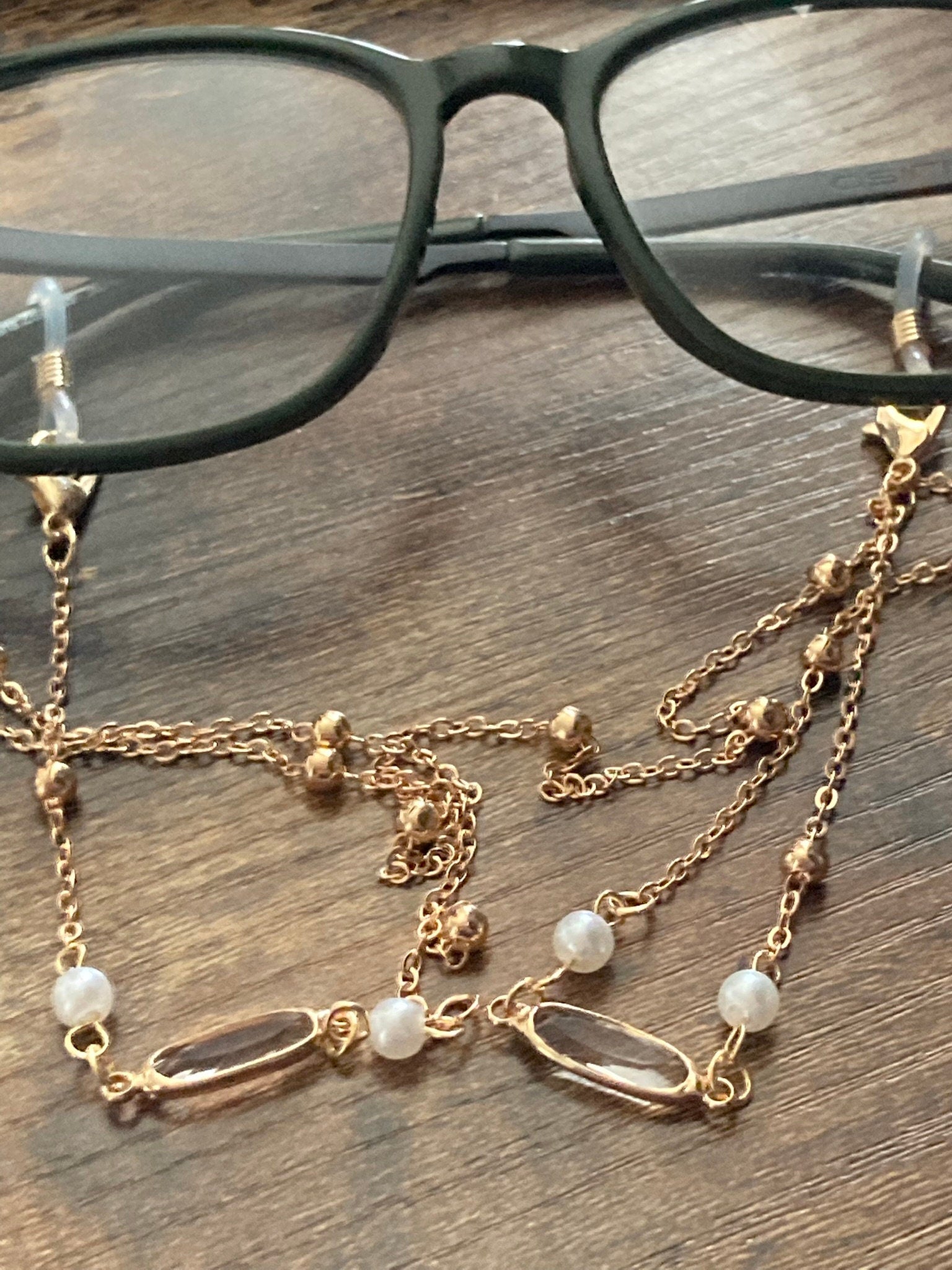 Never lose your glasses sunglasses chain gold tone rivière bezel set clear crystal diamanté lanyard