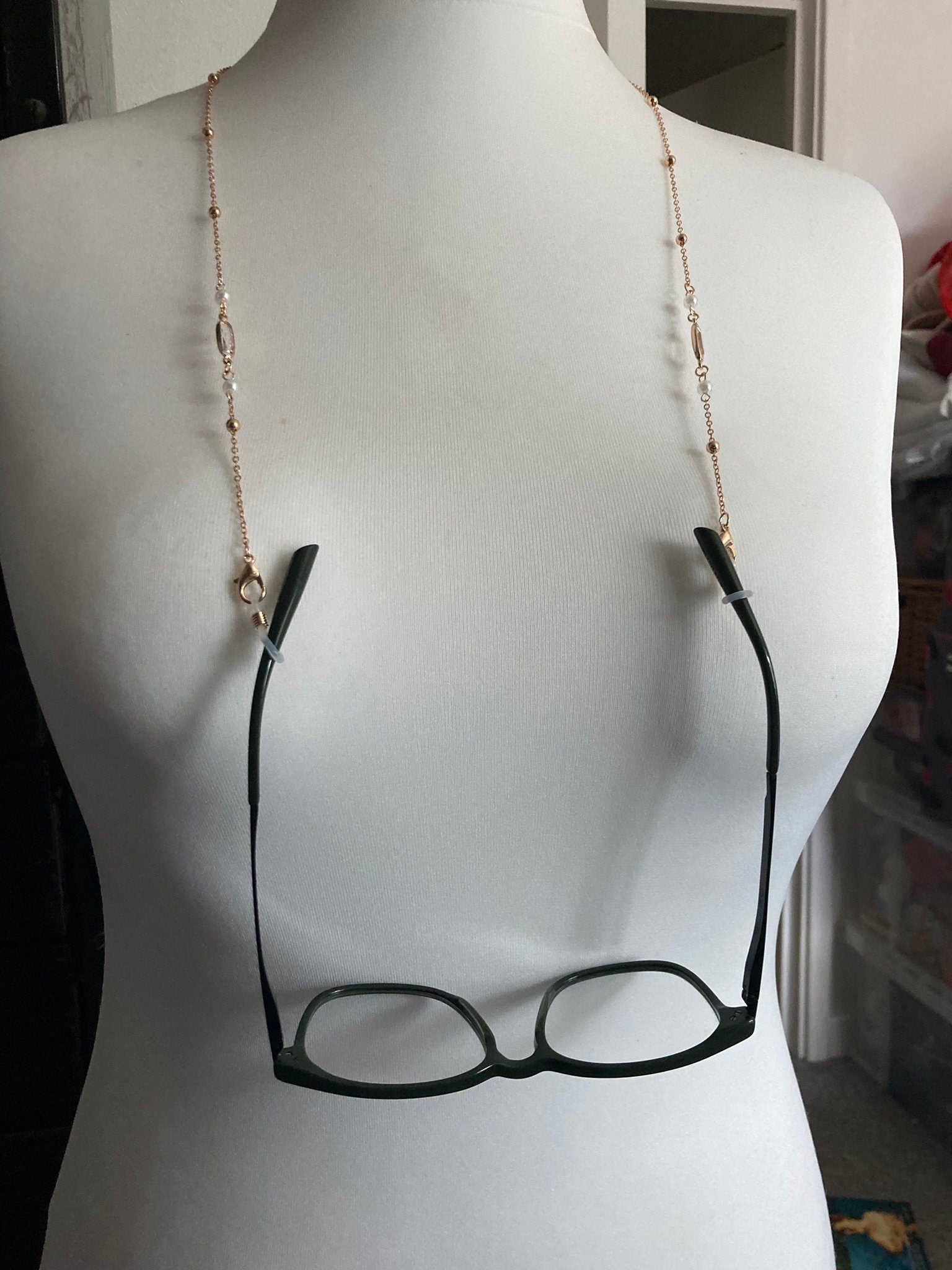 Never lose your glasses sunglasses chain gold tone rivière bezel set clear crystal diamanté lanyard