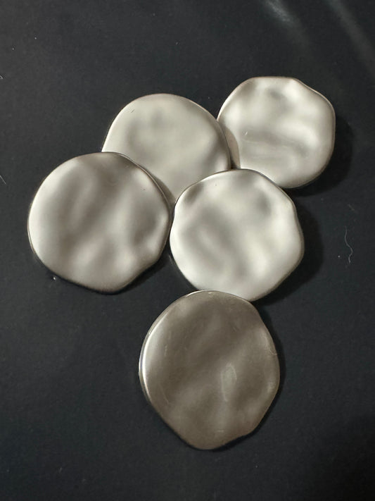 30mm Set of 5 Matt Silver metal textured round buttons