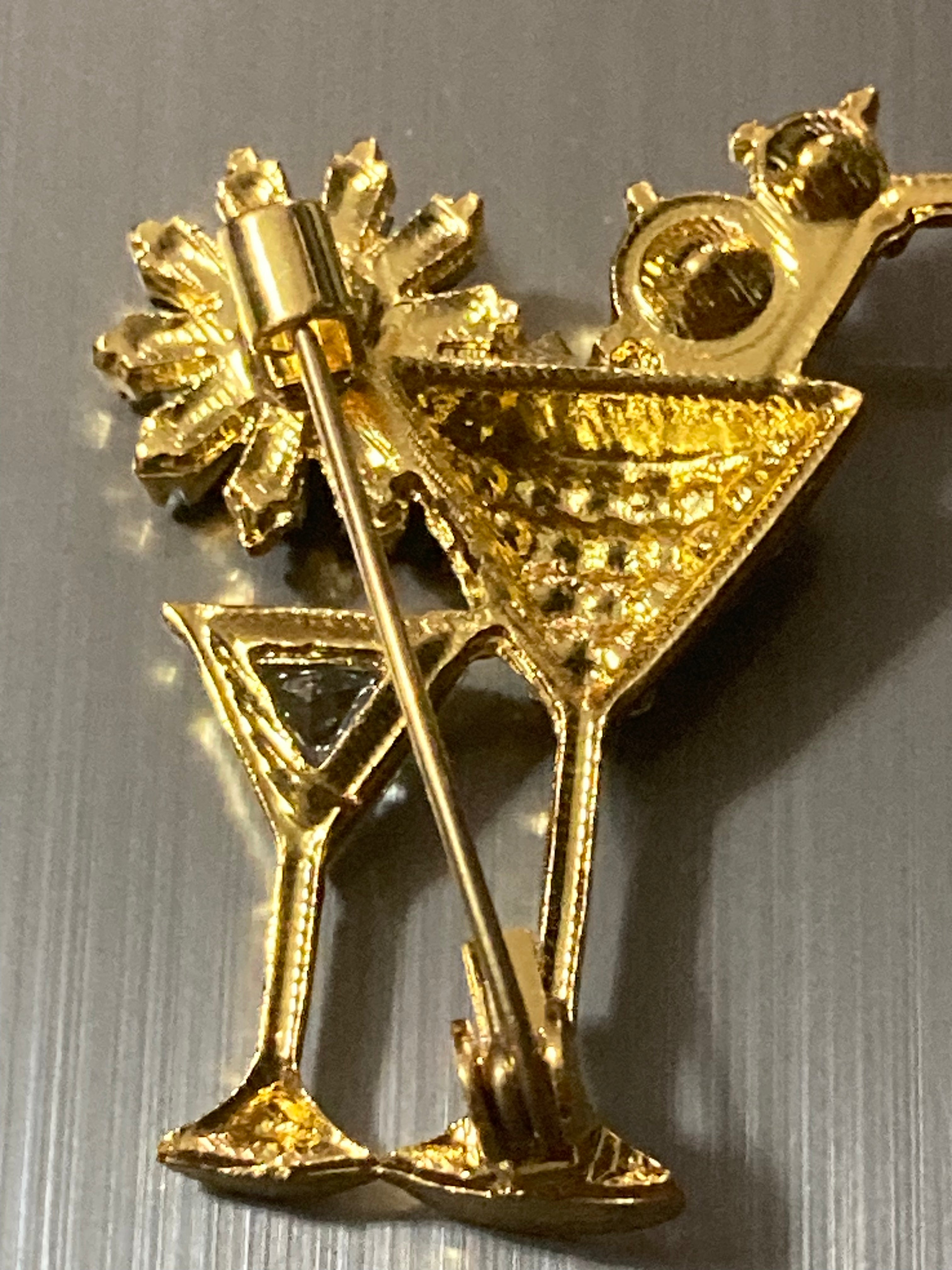 Champagne cocktail glass Crystal brooch