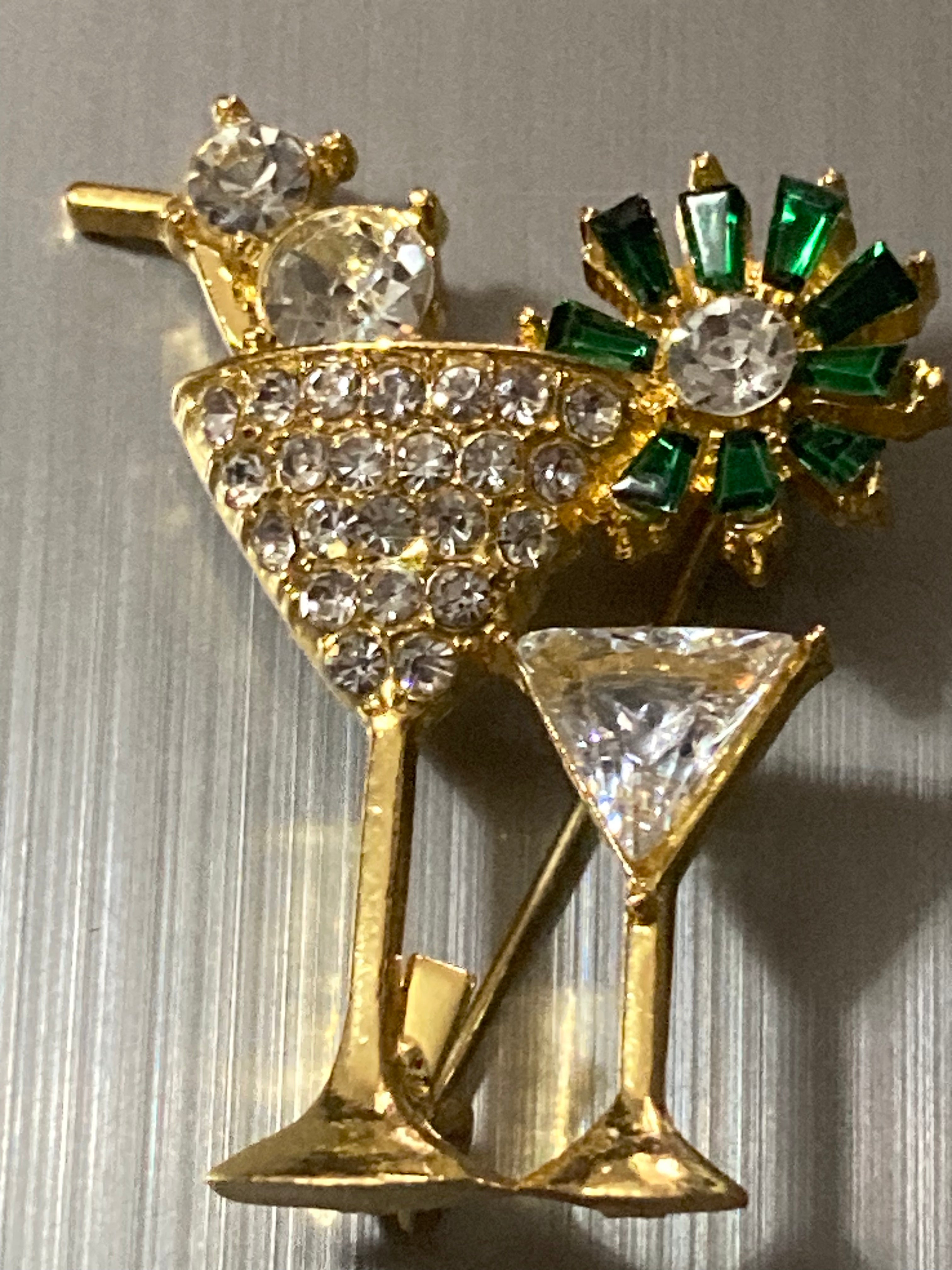 Champagne cocktail glass Crystal brooch