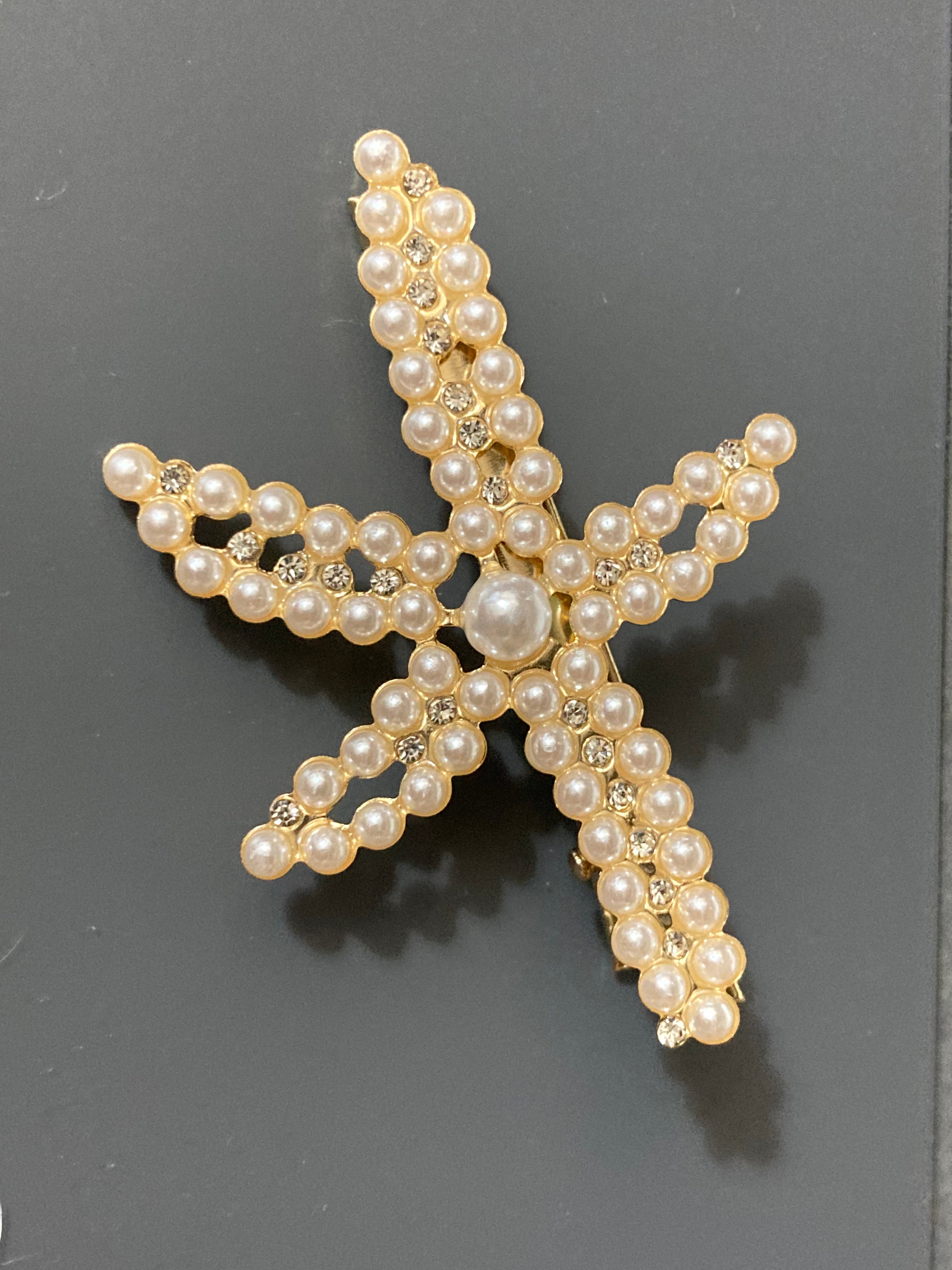 Nautical starfish faux seed pearl diamanté gold tone hair clip