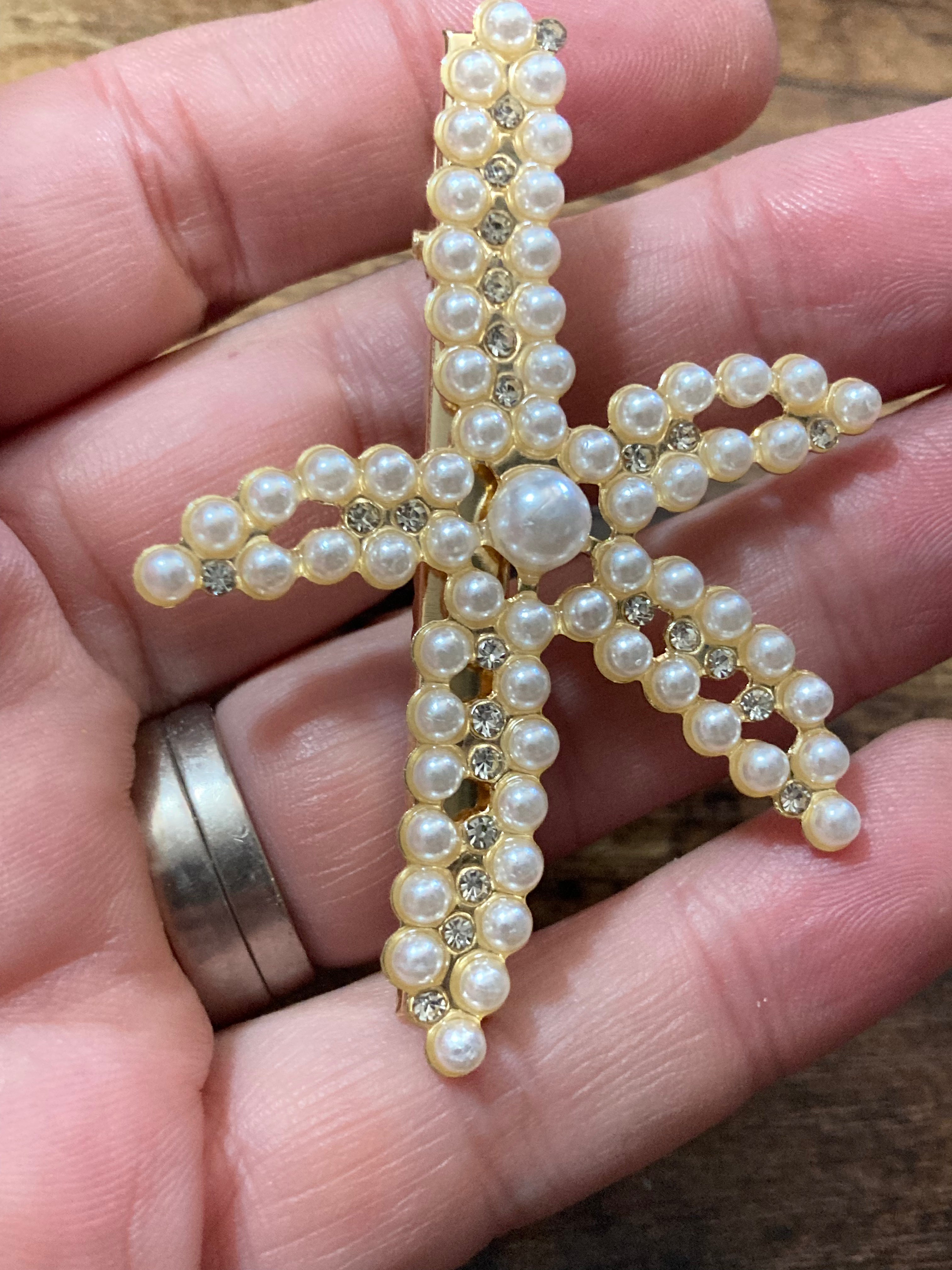 Nautical starfish faux seed pearl diamanté gold tone hair clip