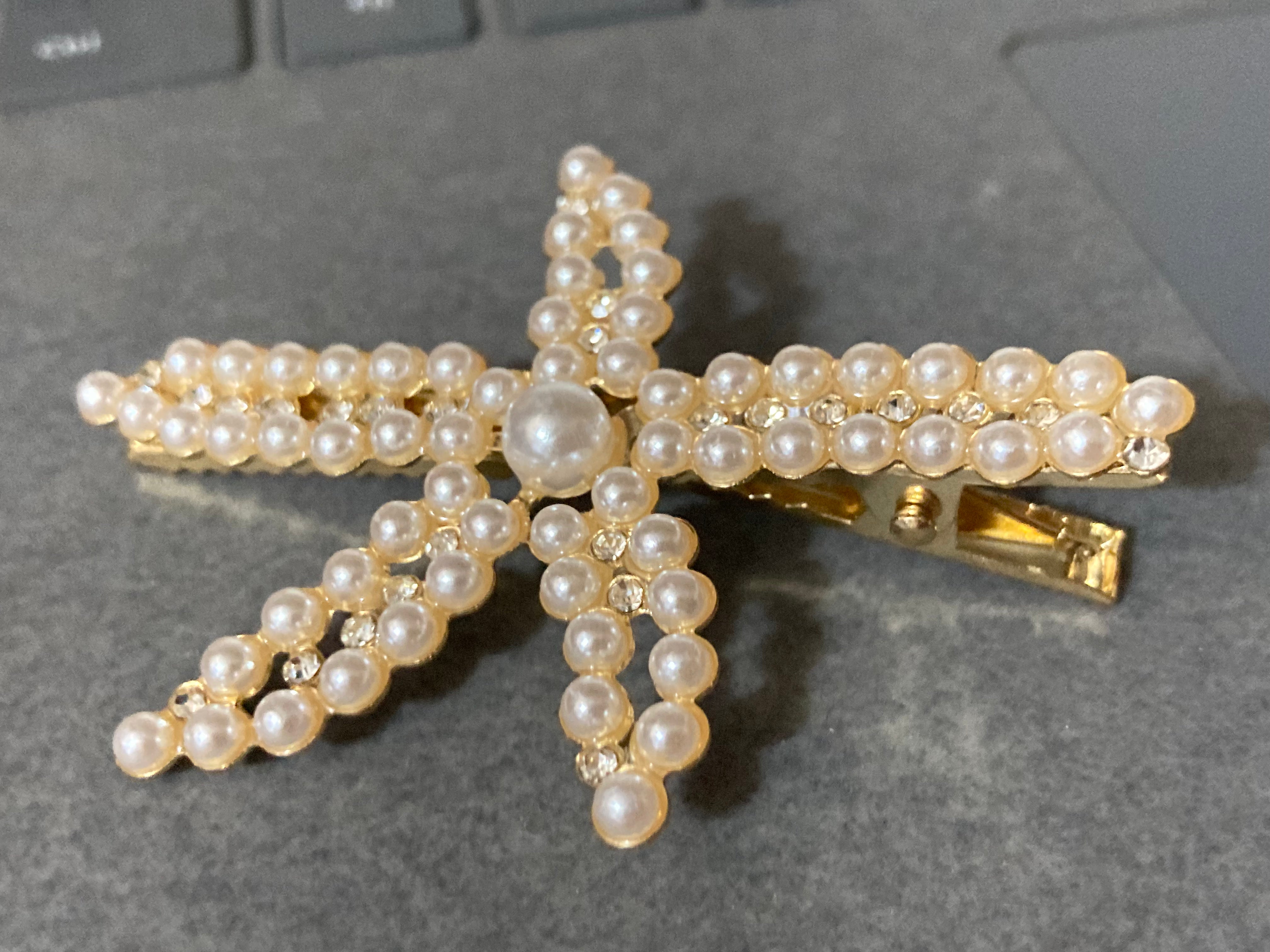 Nautical starfish faux seed pearl diamanté gold tone hair clip