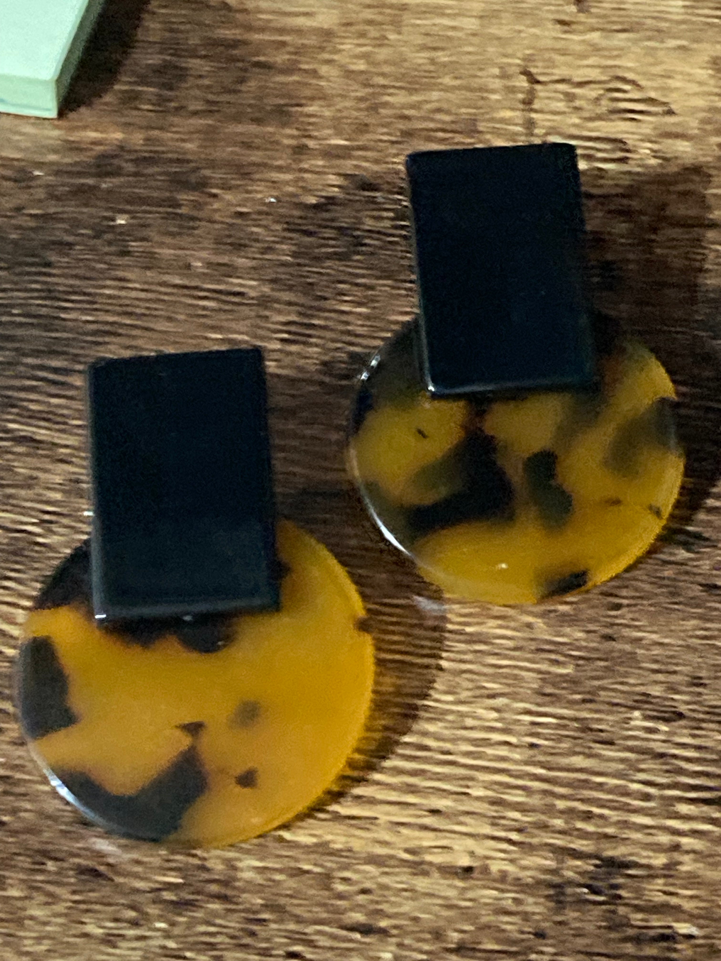 Faux tortoiseshell black acrylic drop earrings