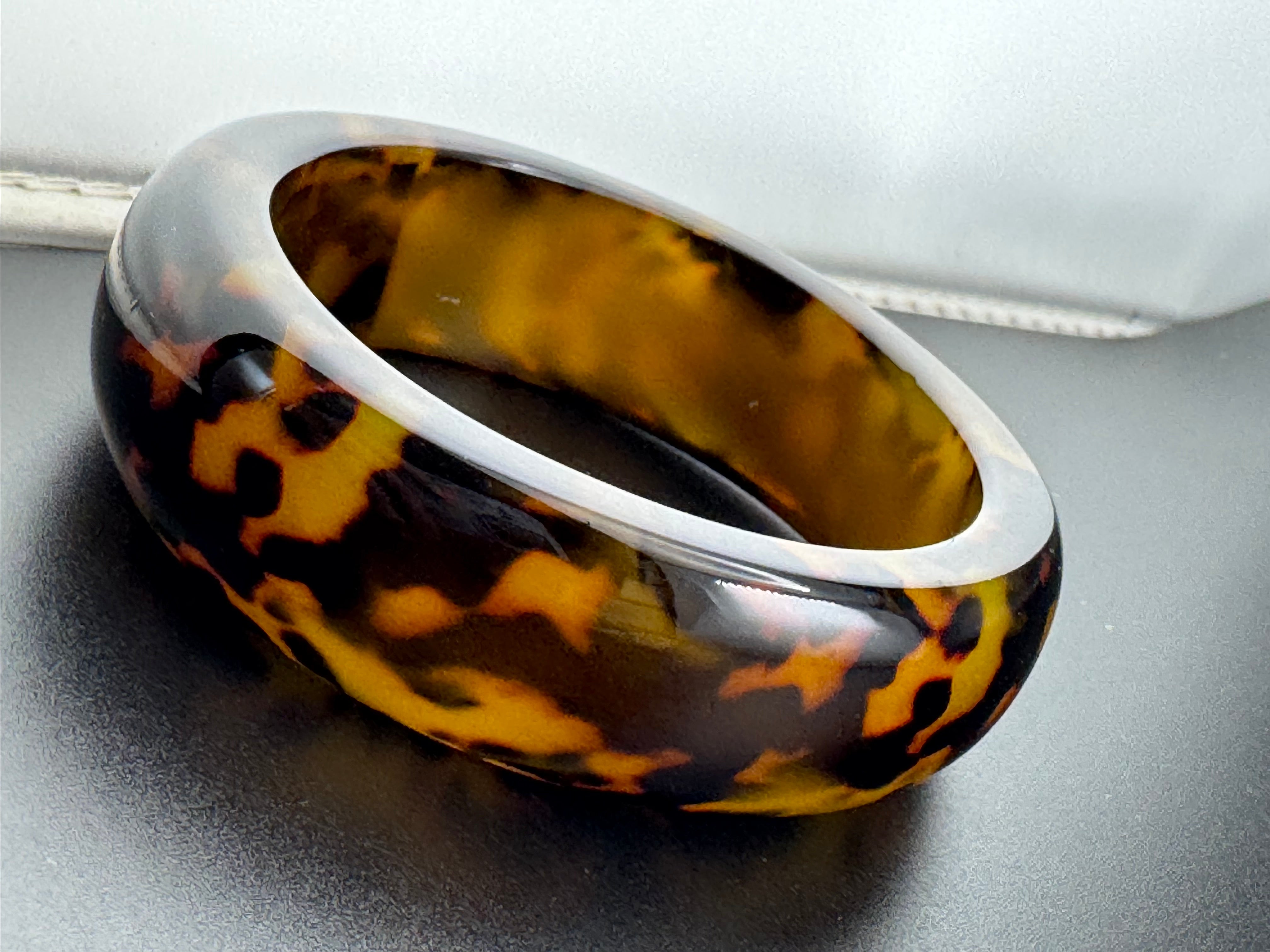 Wide acrylic brown faux tortoiseshell bangle bracelet, leopard print
