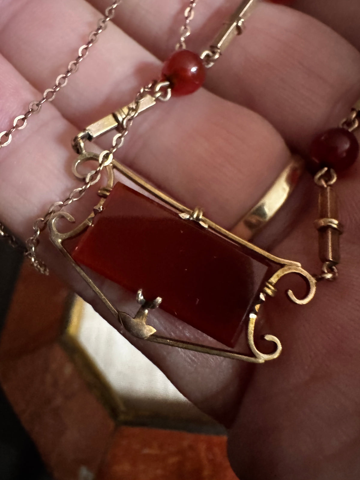 Antique 11-12 carat gold carnelian necklace