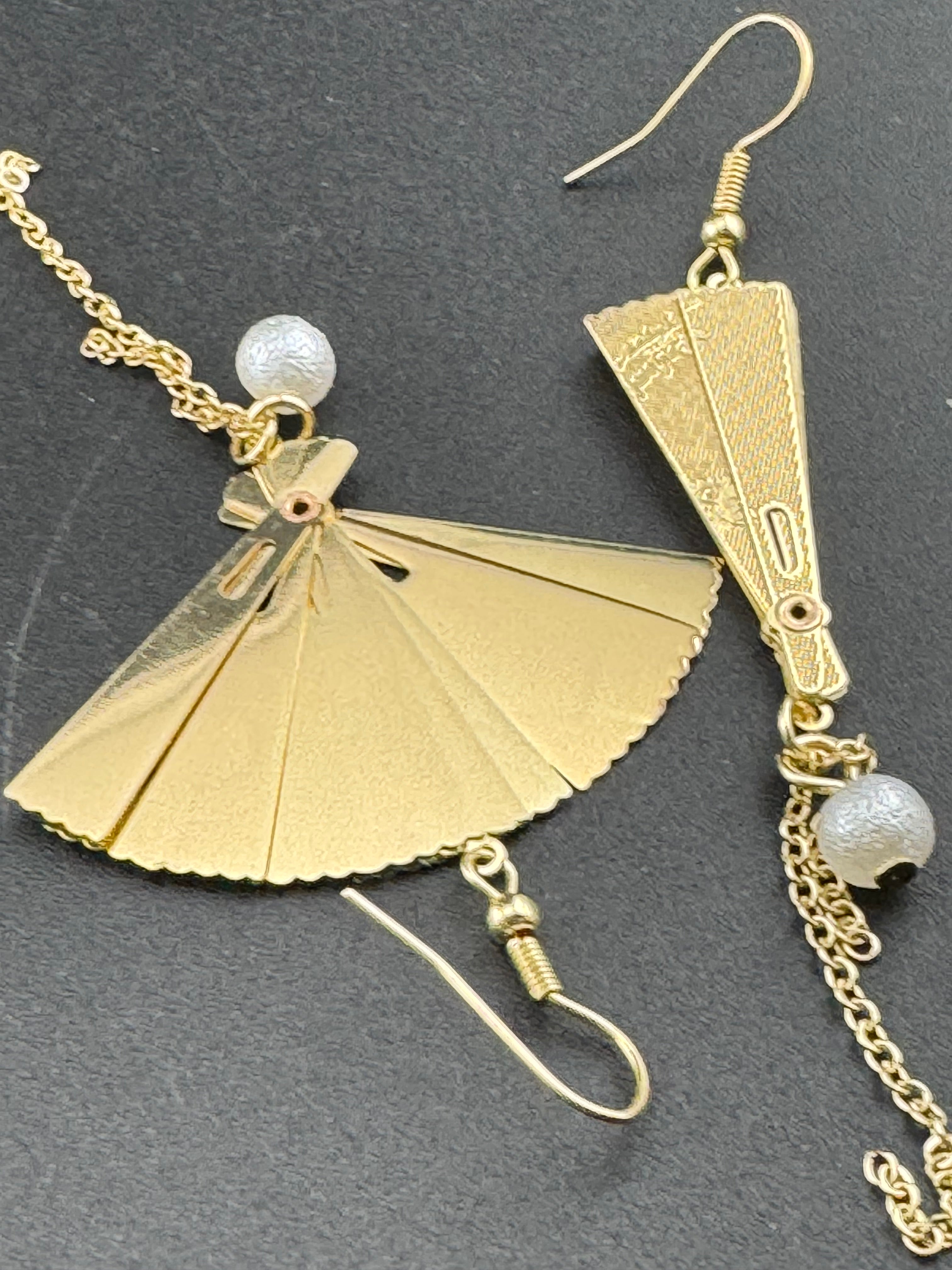 Chinese gold plated opening gold fan dangly earrings