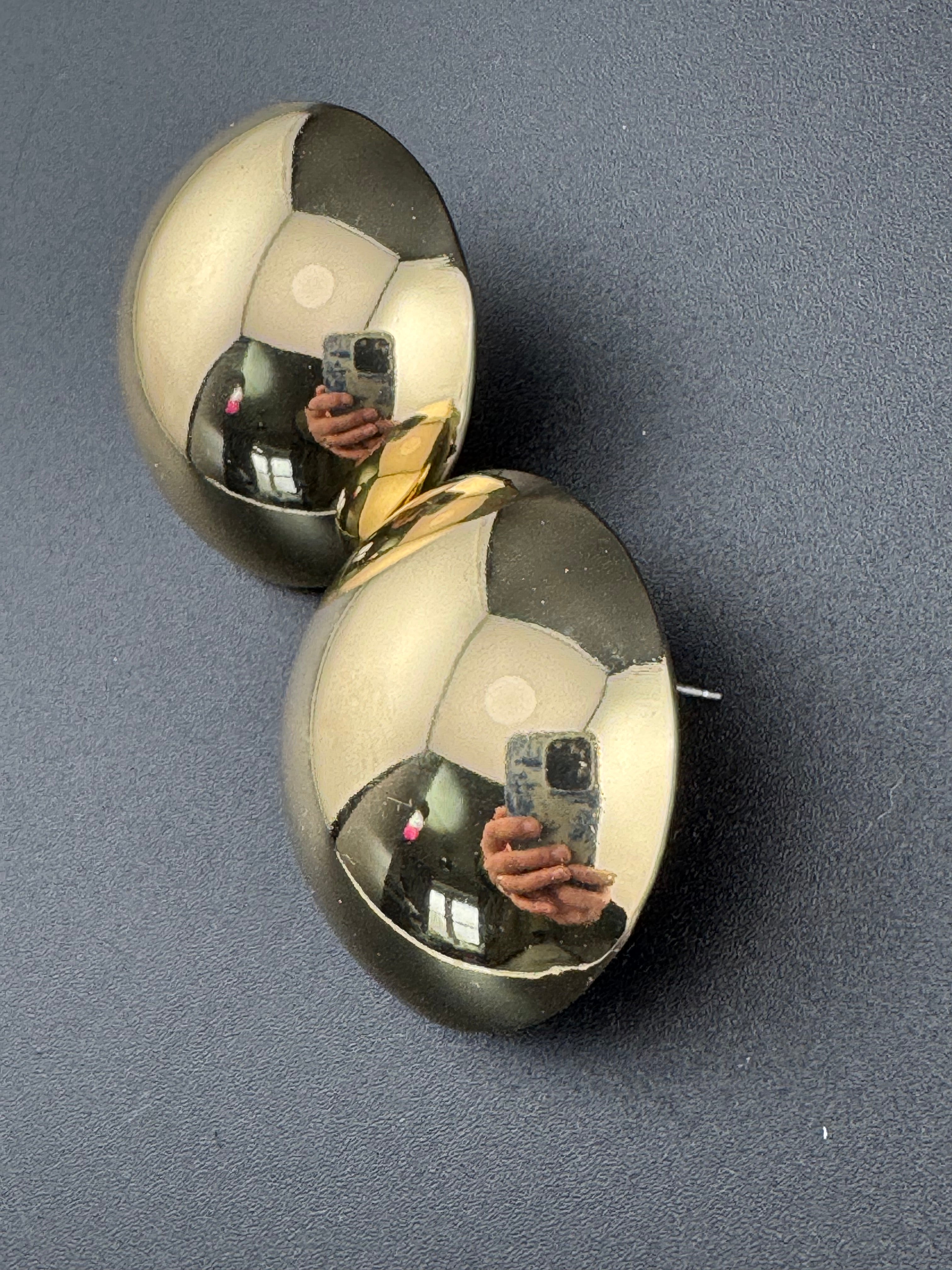 1980s style huge oversized 4cm Gold tone round domed button stud earrings pierced