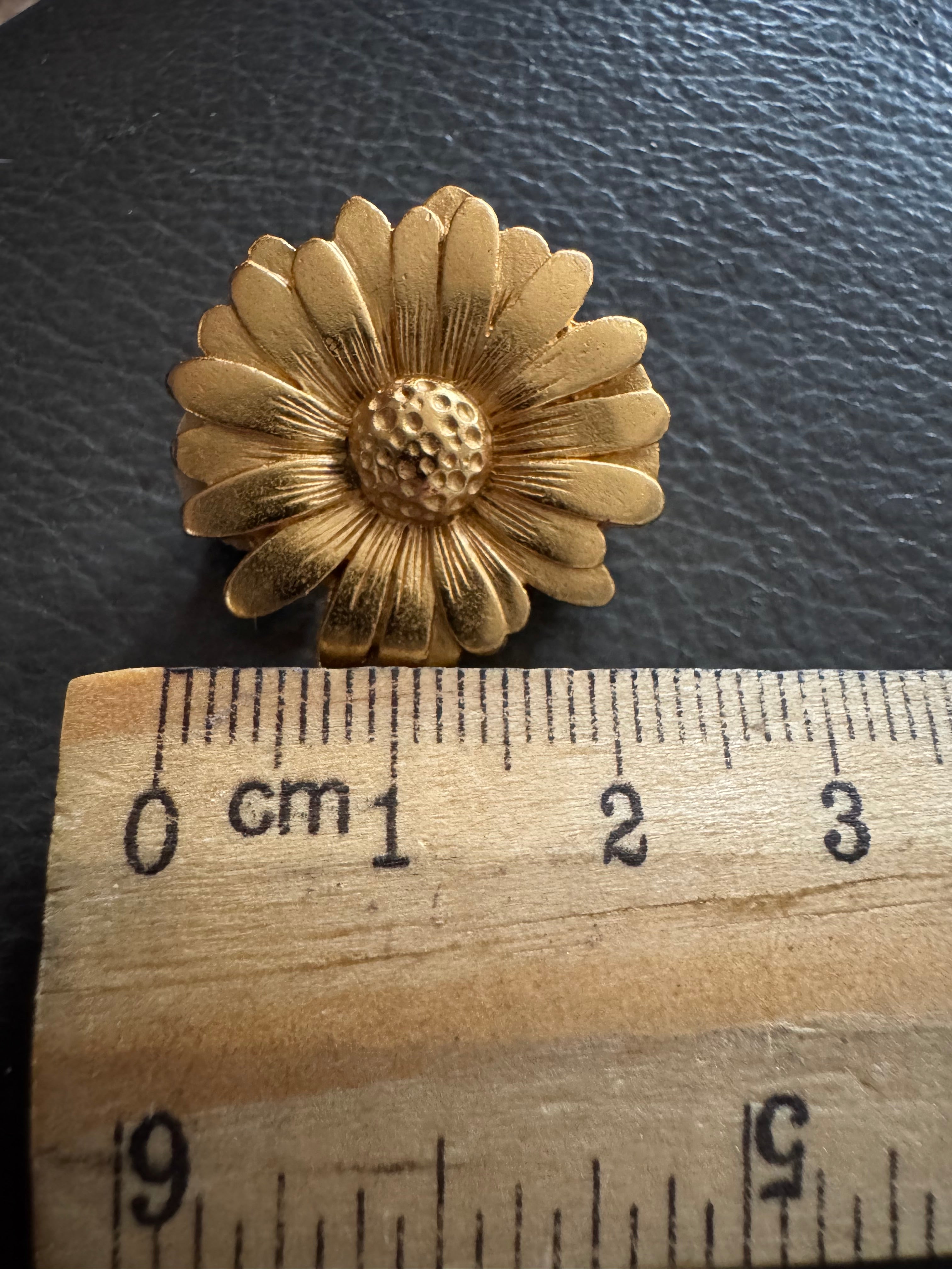 Vintage ESCADA gold Daisy clip on earrings, French designer