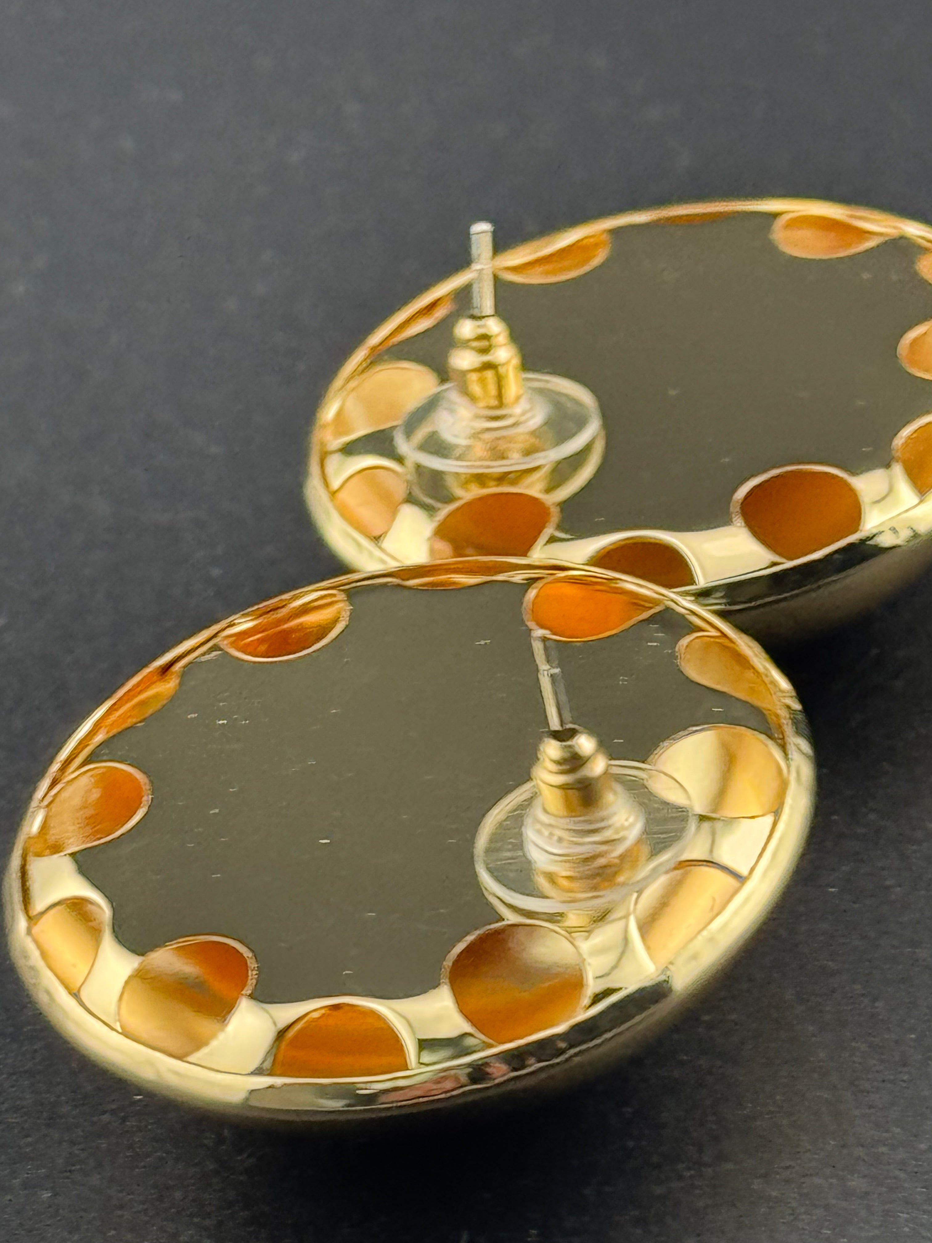 1980s style huge oversized 4cm Gold tone round domed button stud earrings pierced