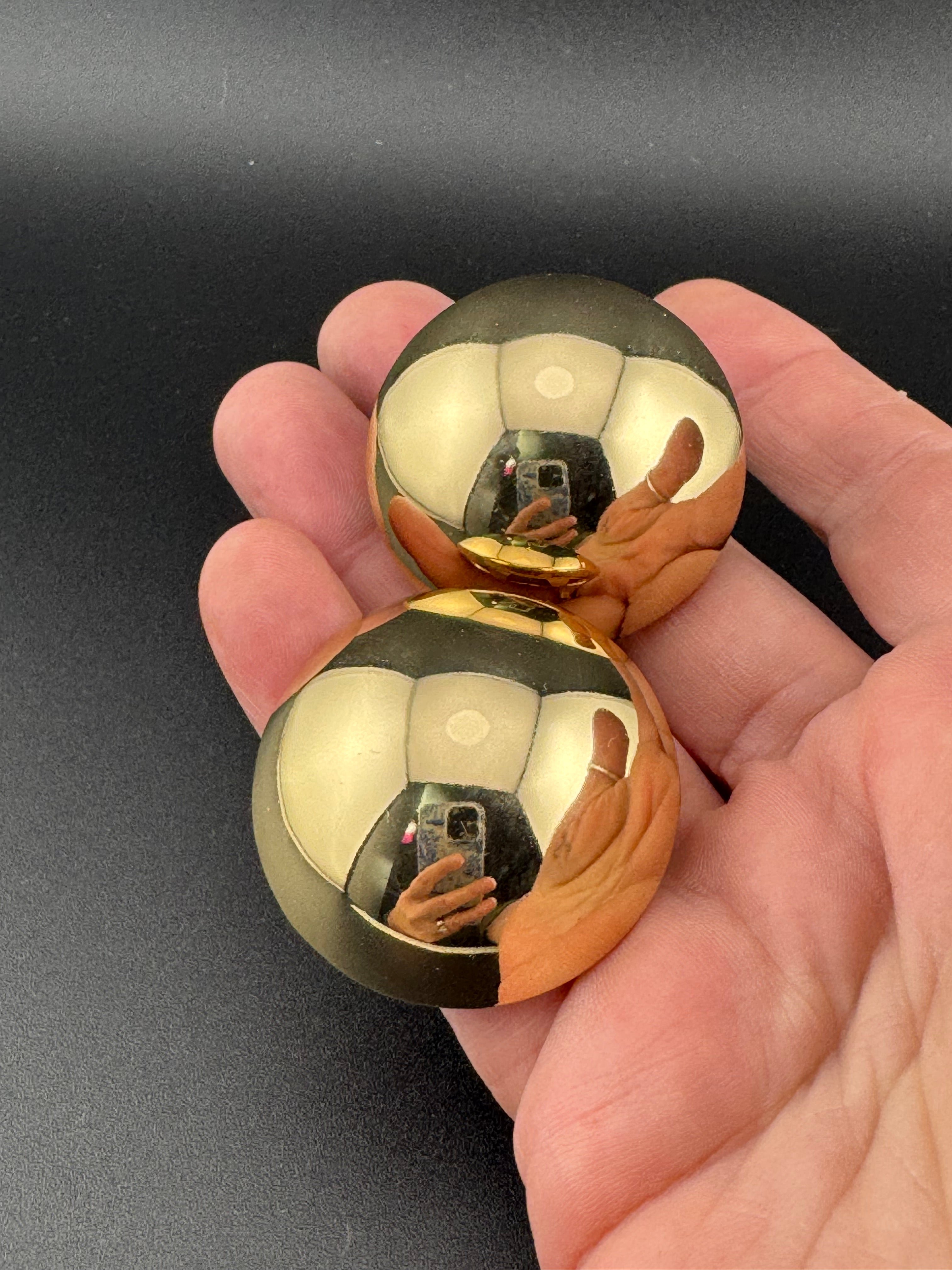 1980s style huge oversized 4cm Gold tone round domed button stud earrings pierced