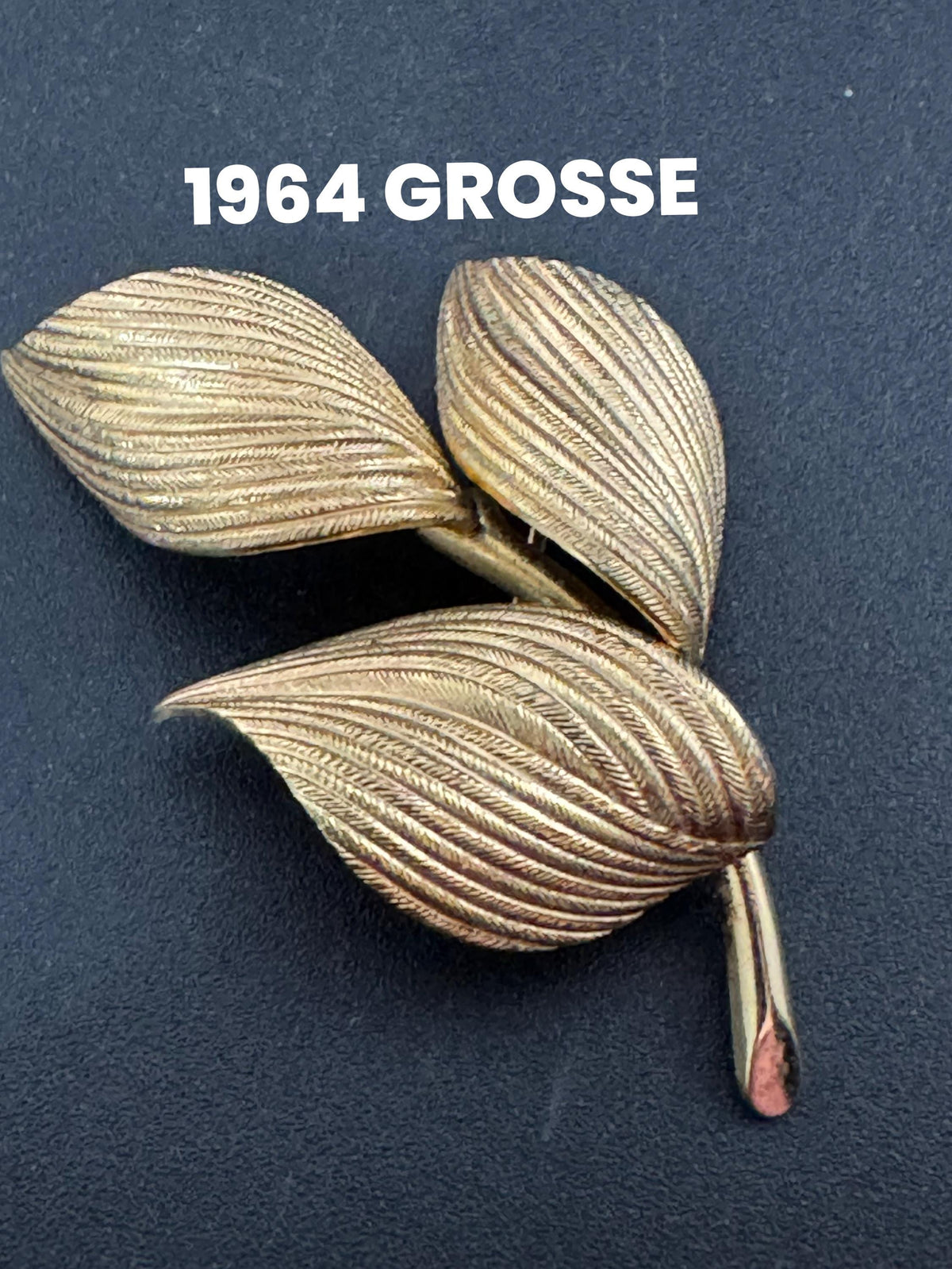 Grosse Vintage Brooch, Signed Gold Leaf Design, 1964, 5 Cm Brooch
