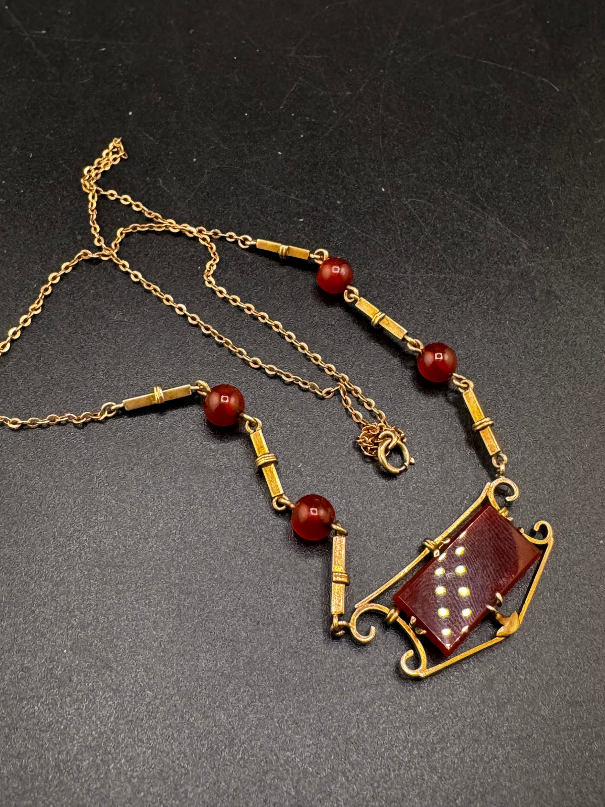 Antique 11-12 carat gold carnelian necklace