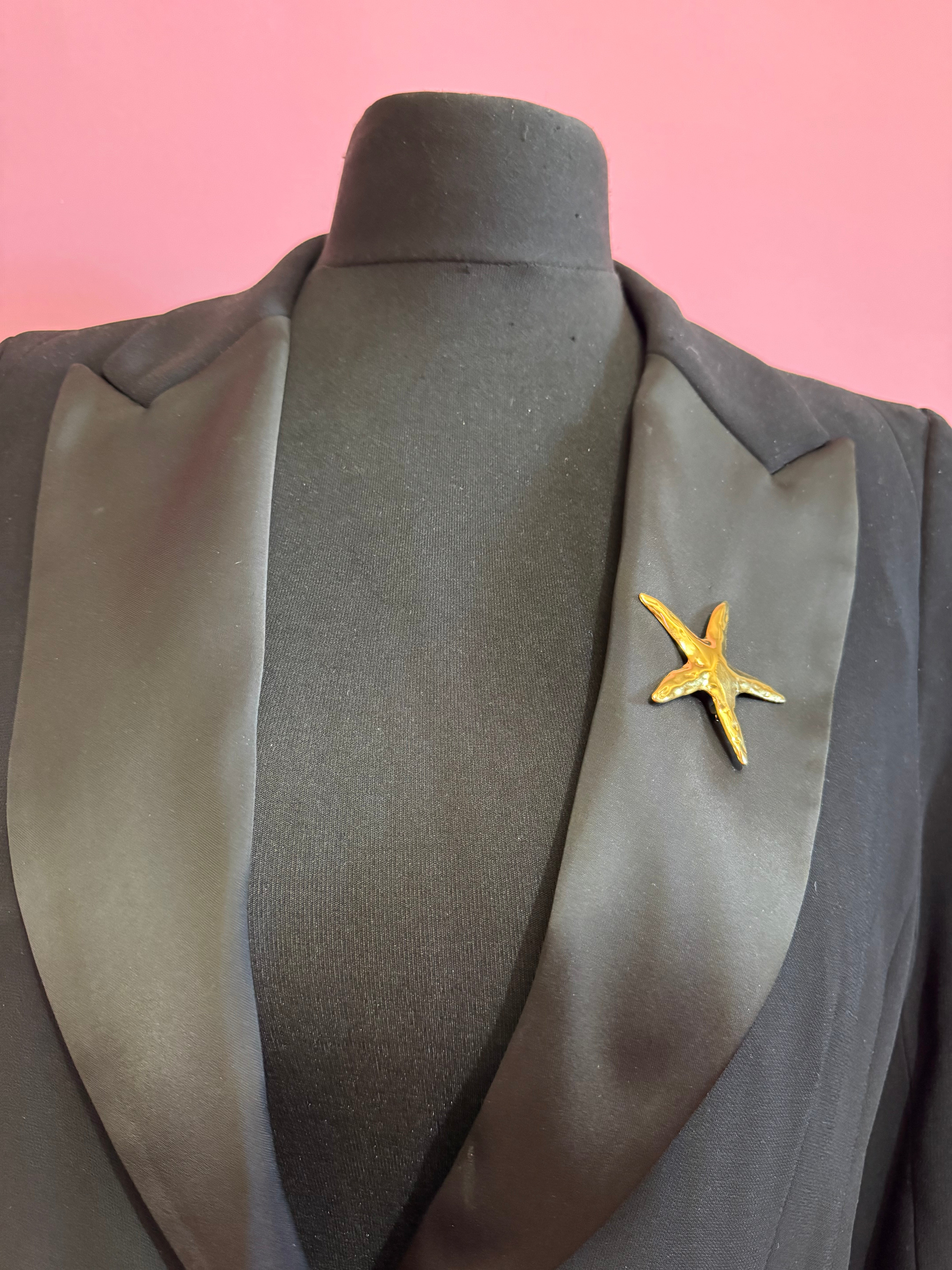 Big starfish brooch in gold or silver, nautical jewellery