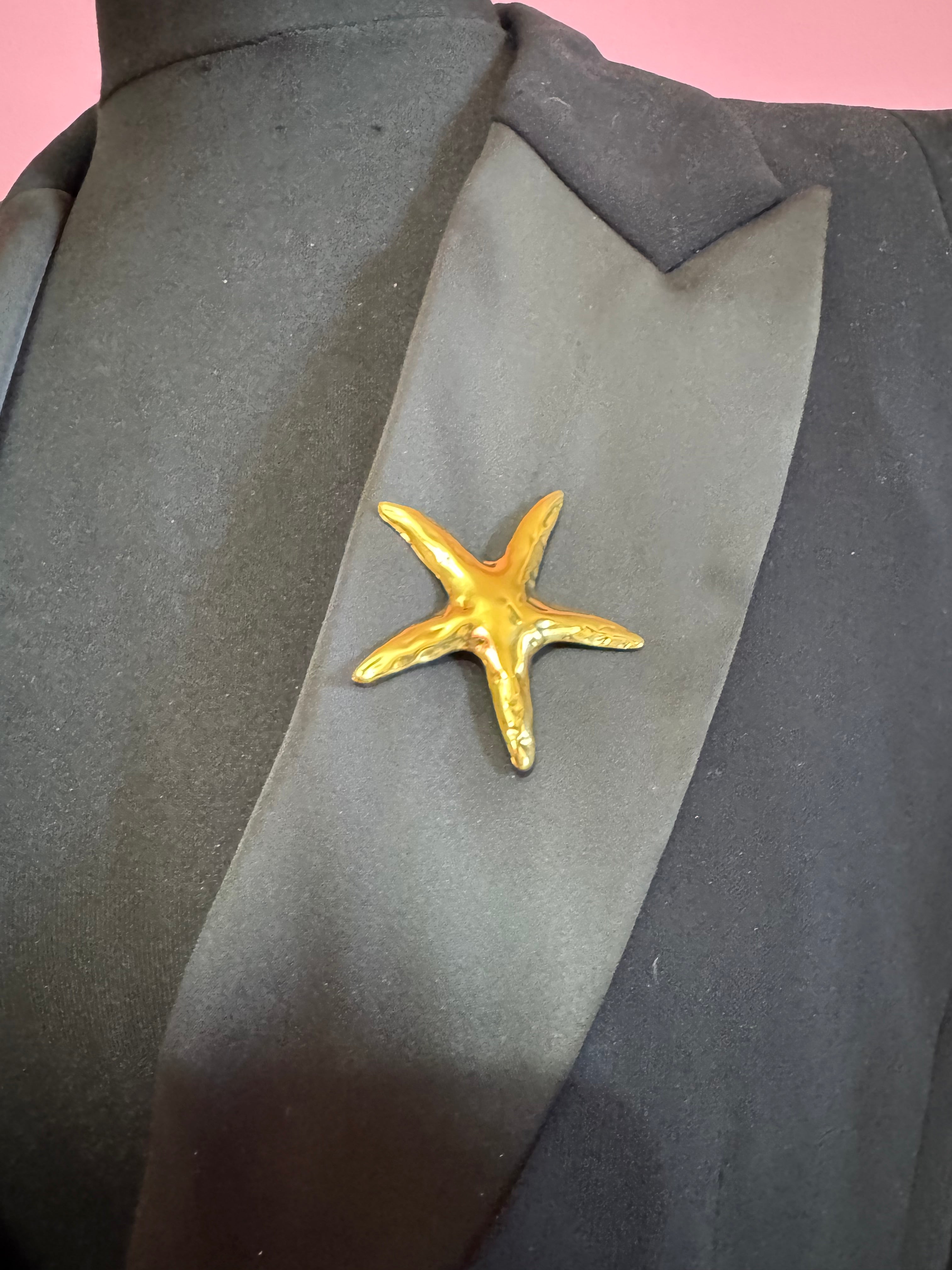 Big starfish brooch in gold or silver, nautical jewellery