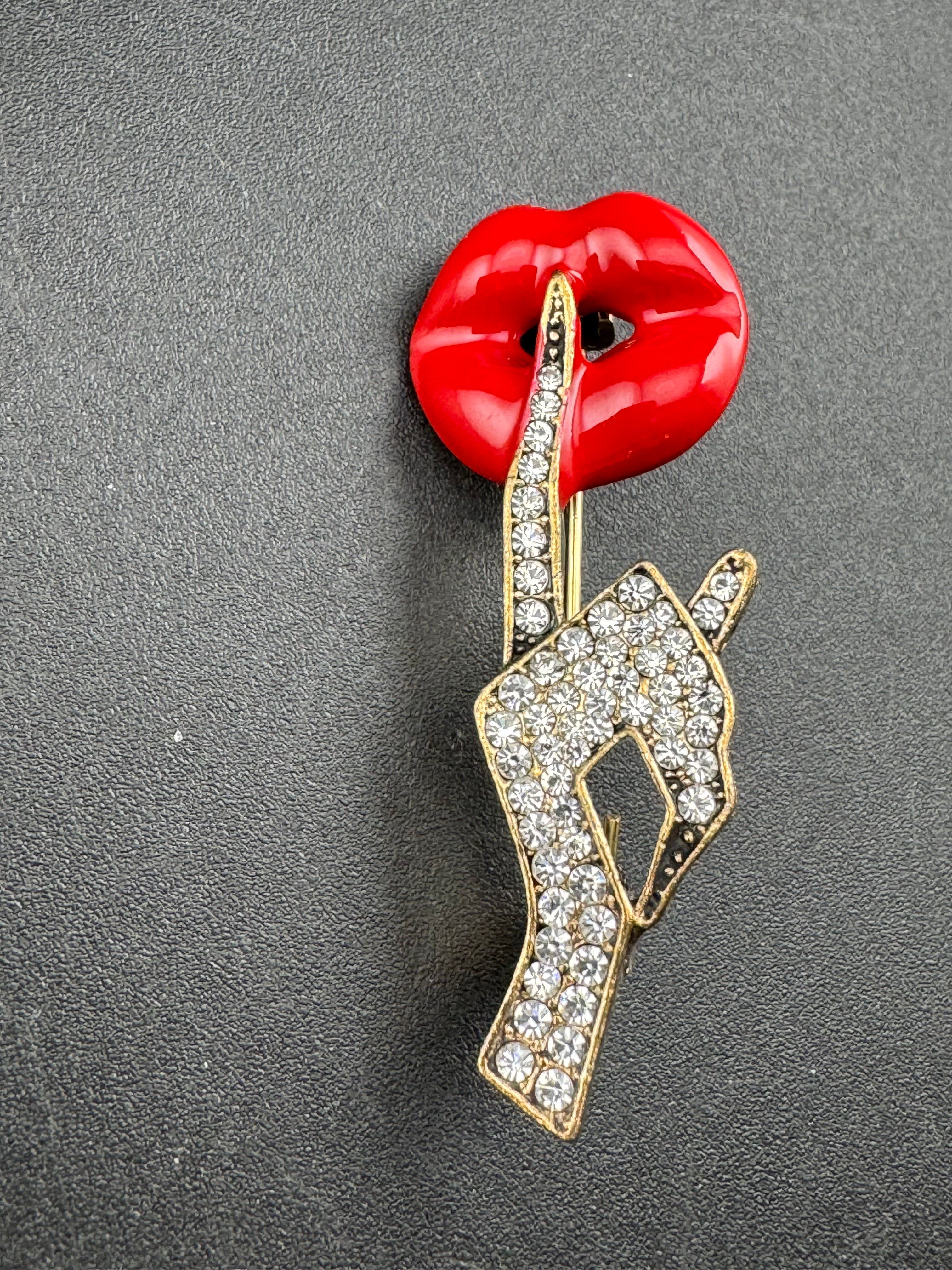 Novelty diamanté red lips secret brooch