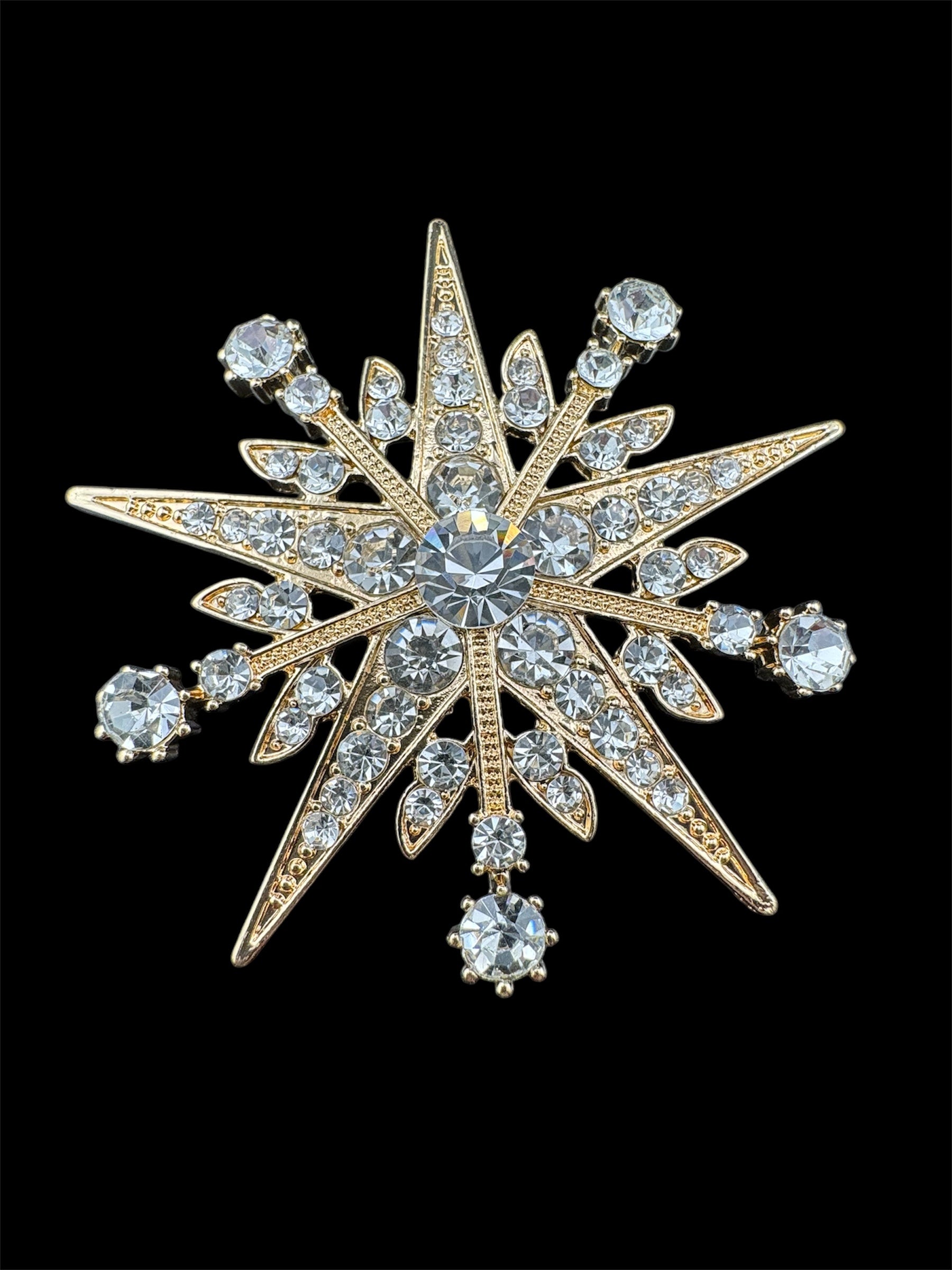 Large diamanté gold star brooch