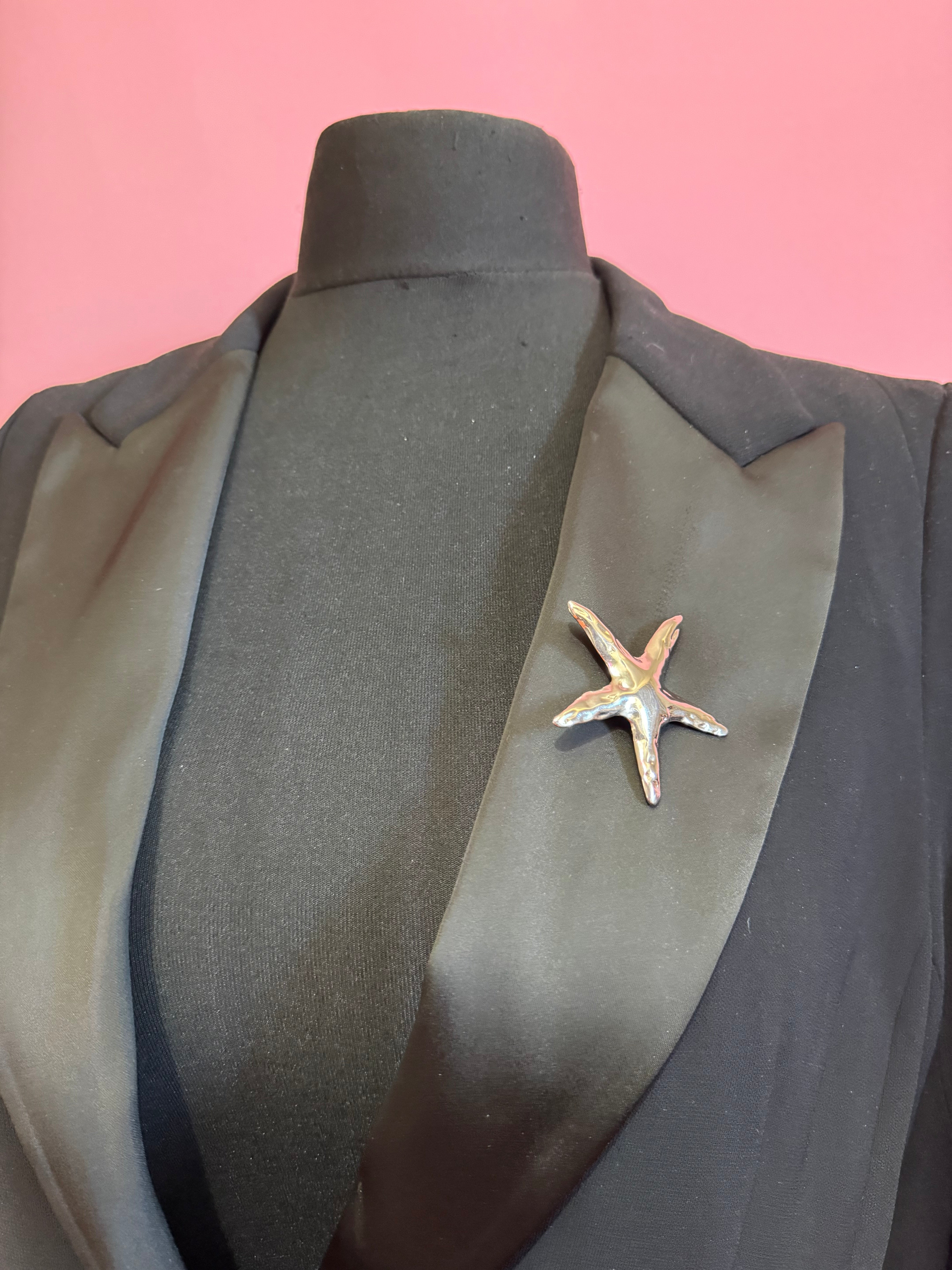 Big starfish brooch in gold or silver, nautical jewellery