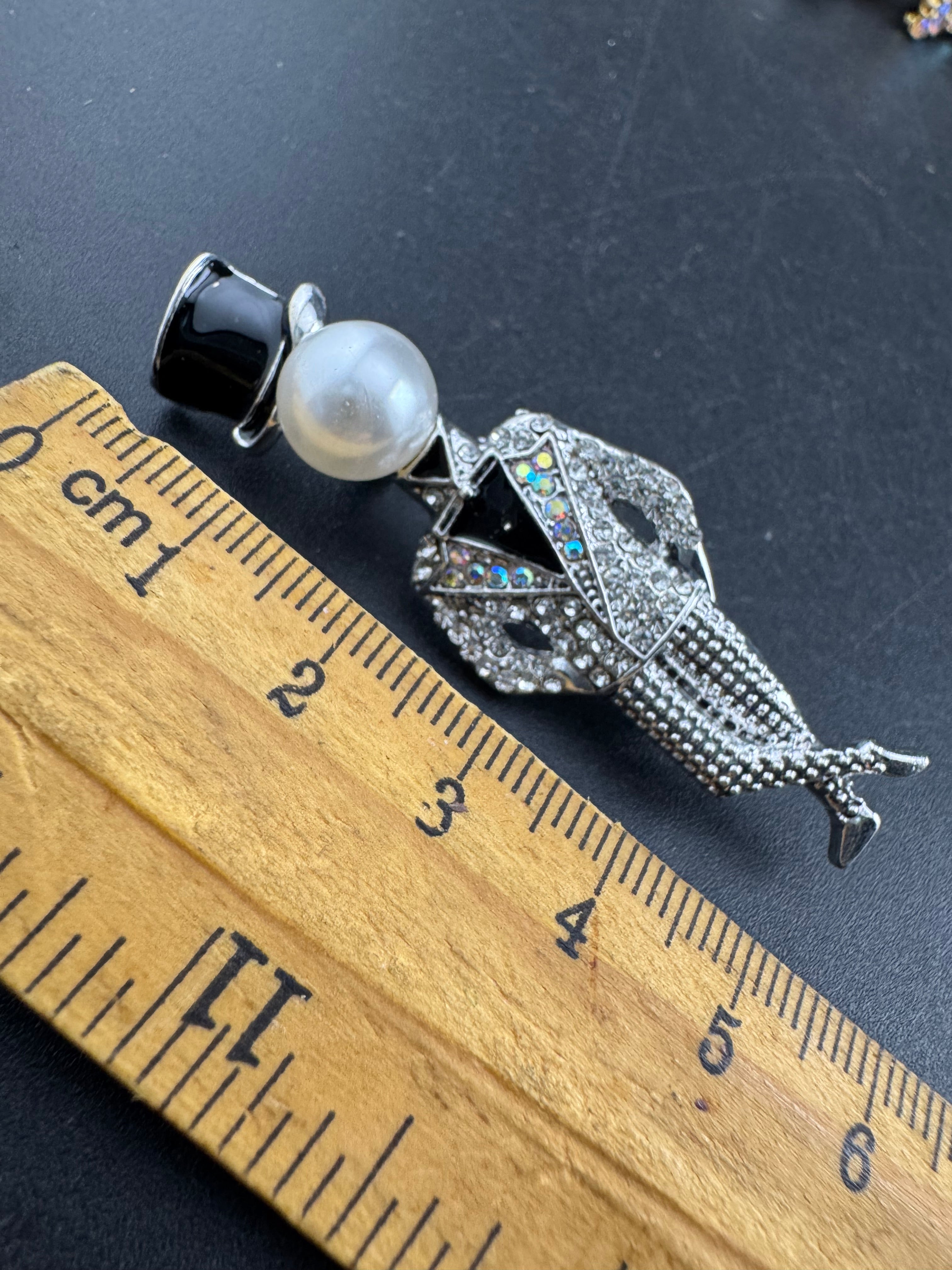 Dandy man in top hat novelty crystal mens brooch