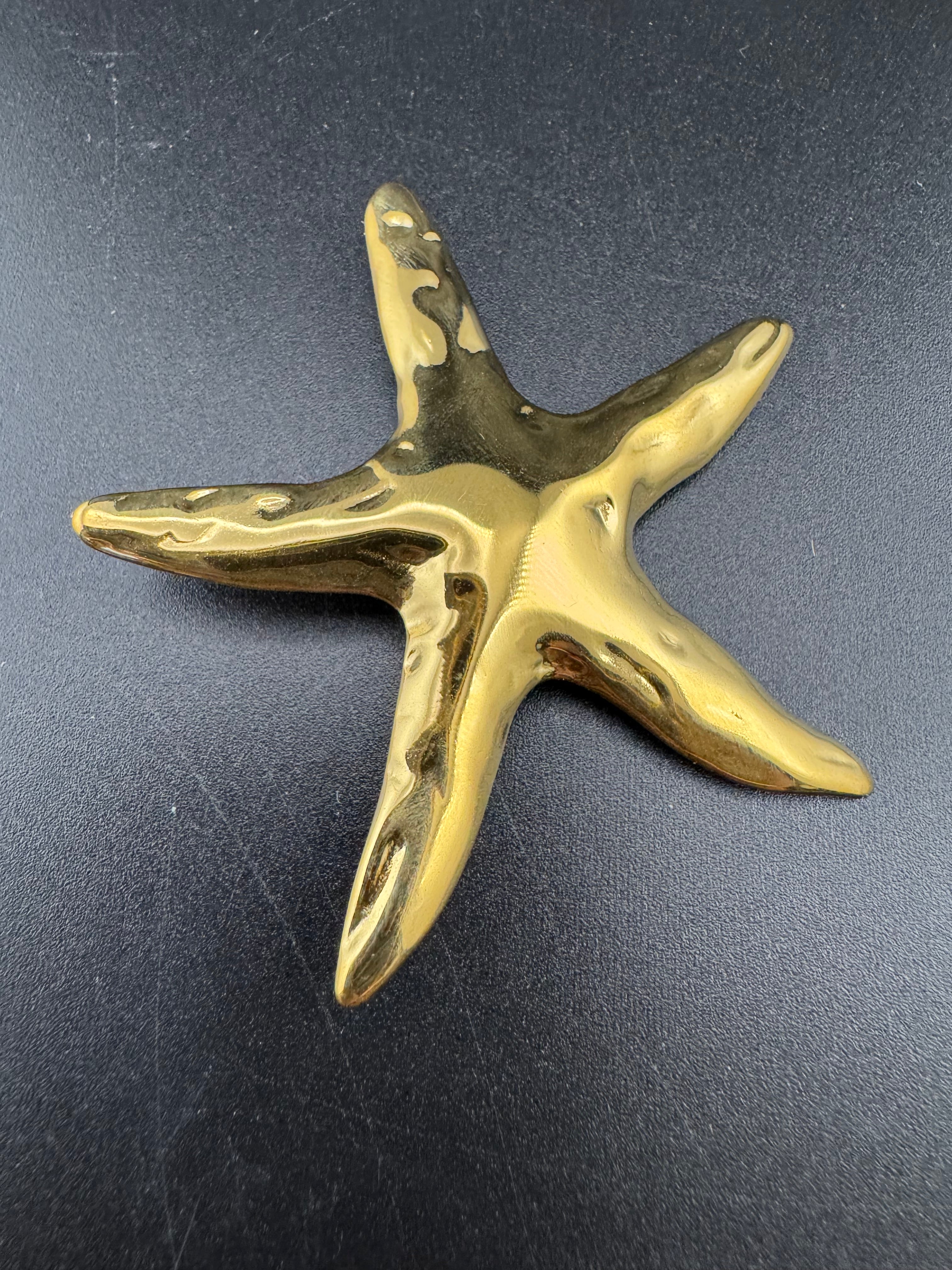 Big starfish brooch in gold or silver, nautical jewellery
