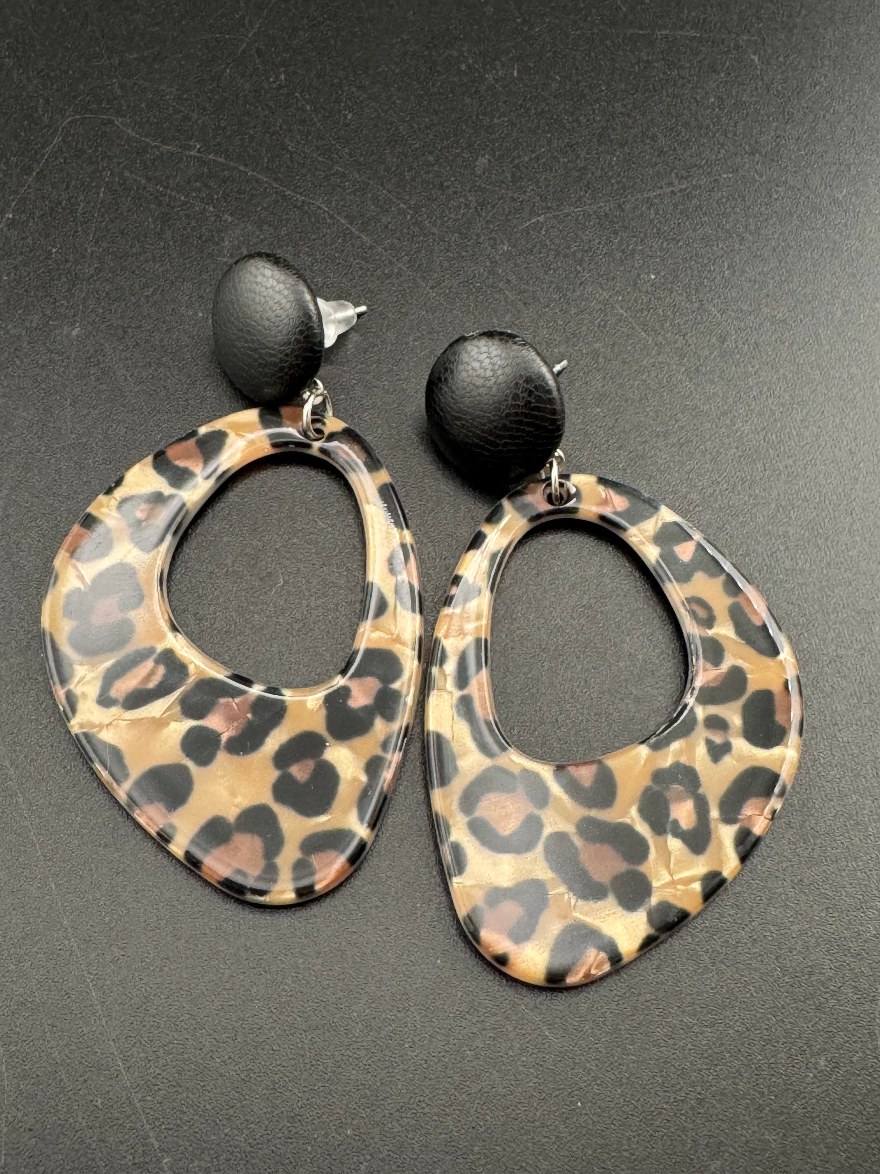 Big tortoiseshell dangly drop earrings