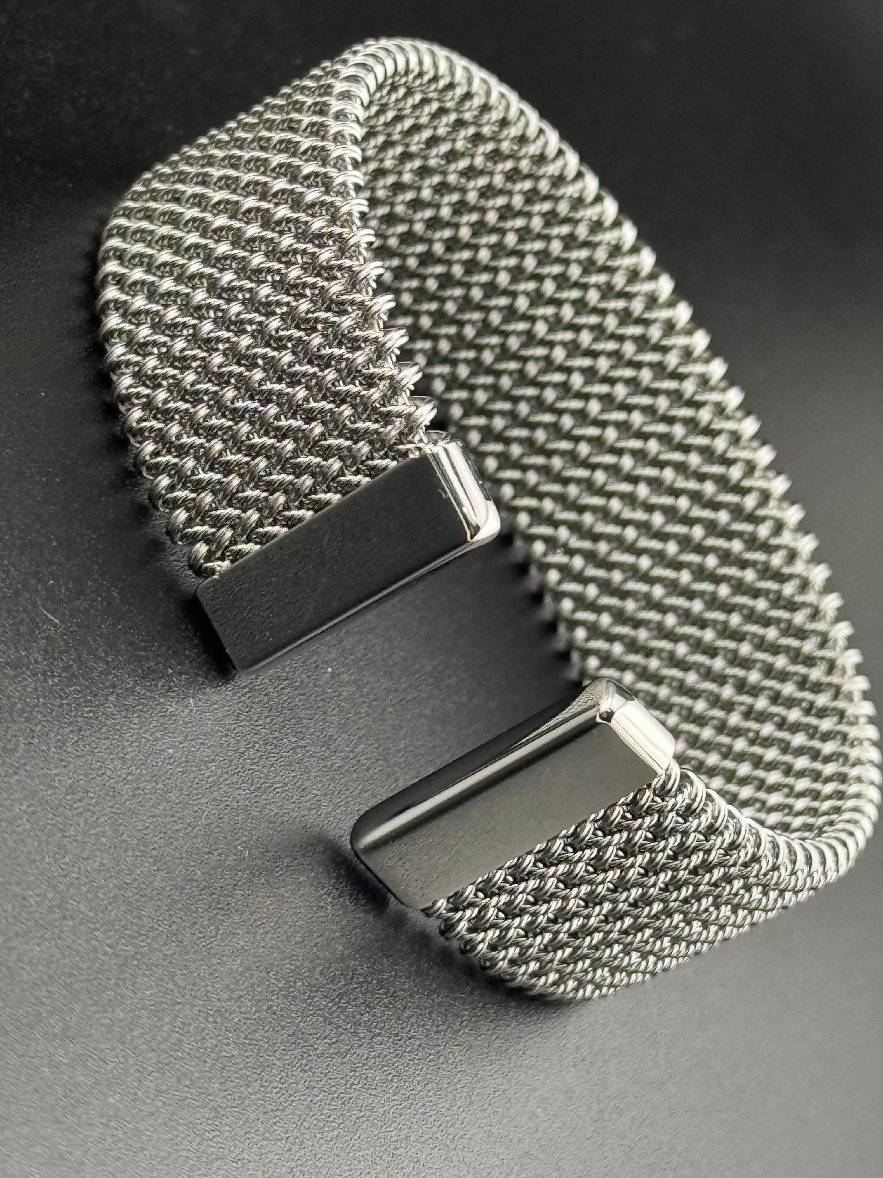 Wide silver toned mesh link open bangle bracelet vintage style