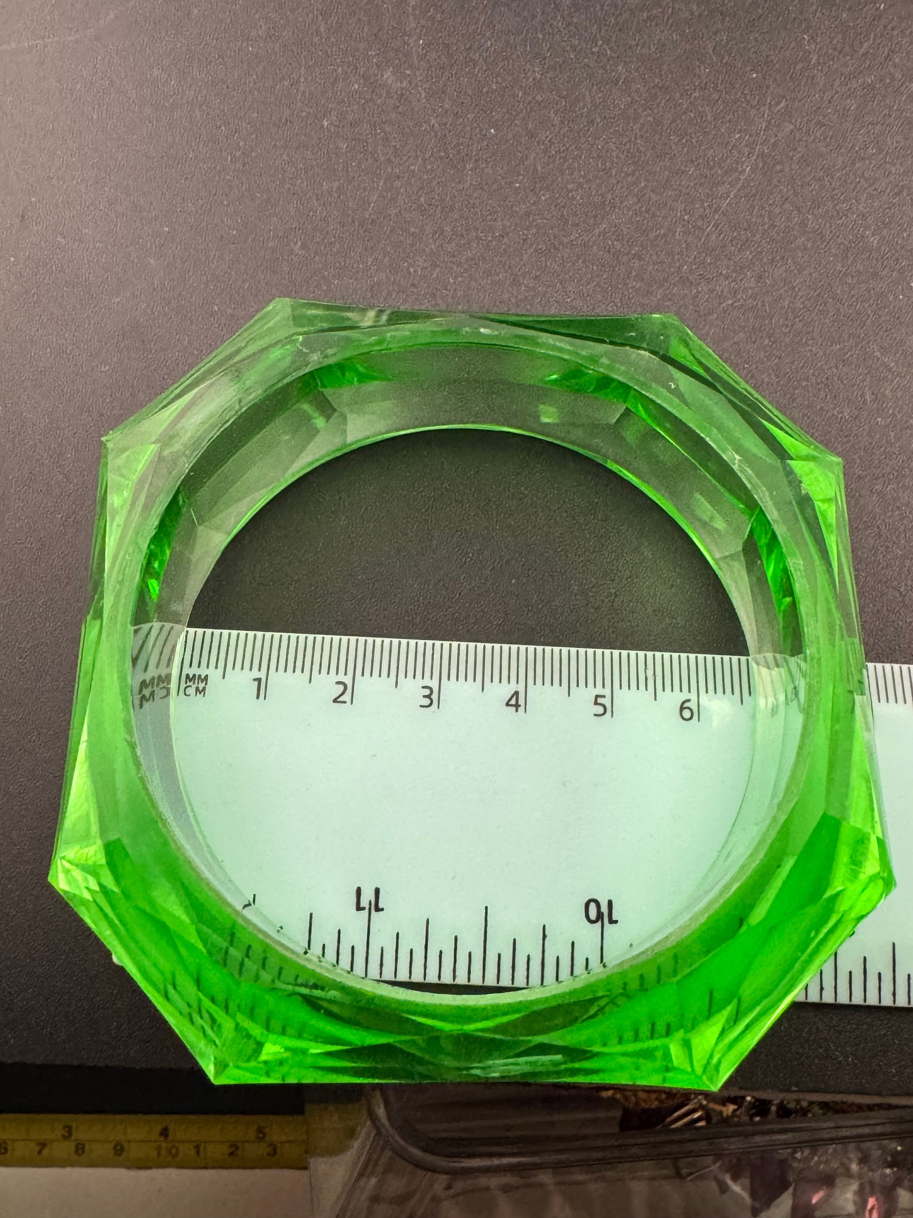 Chunky green acrylic faceted wide fixed bangle