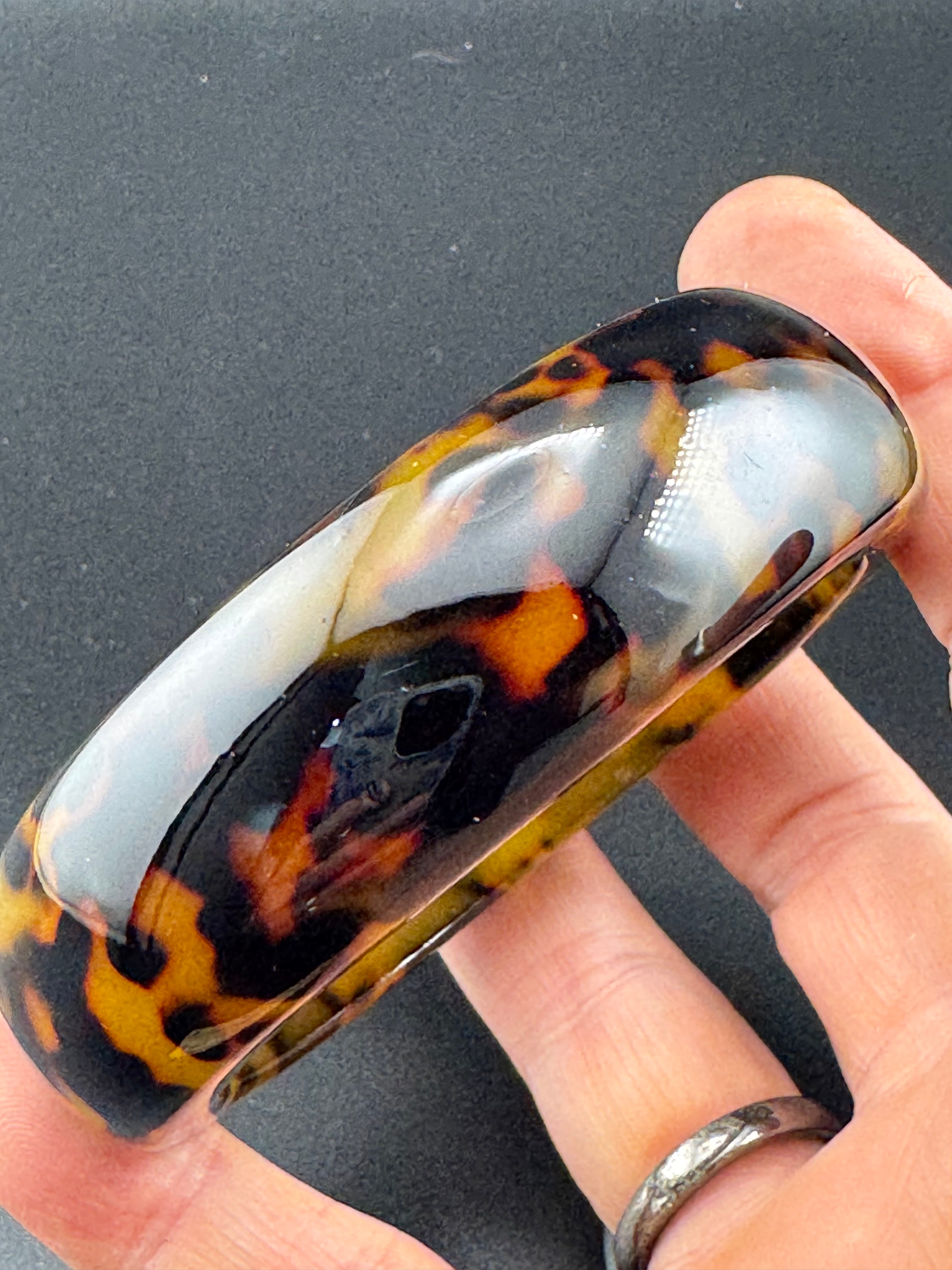 Wide acrylic brown faux tortoiseshell bangle bracelet, leopard print