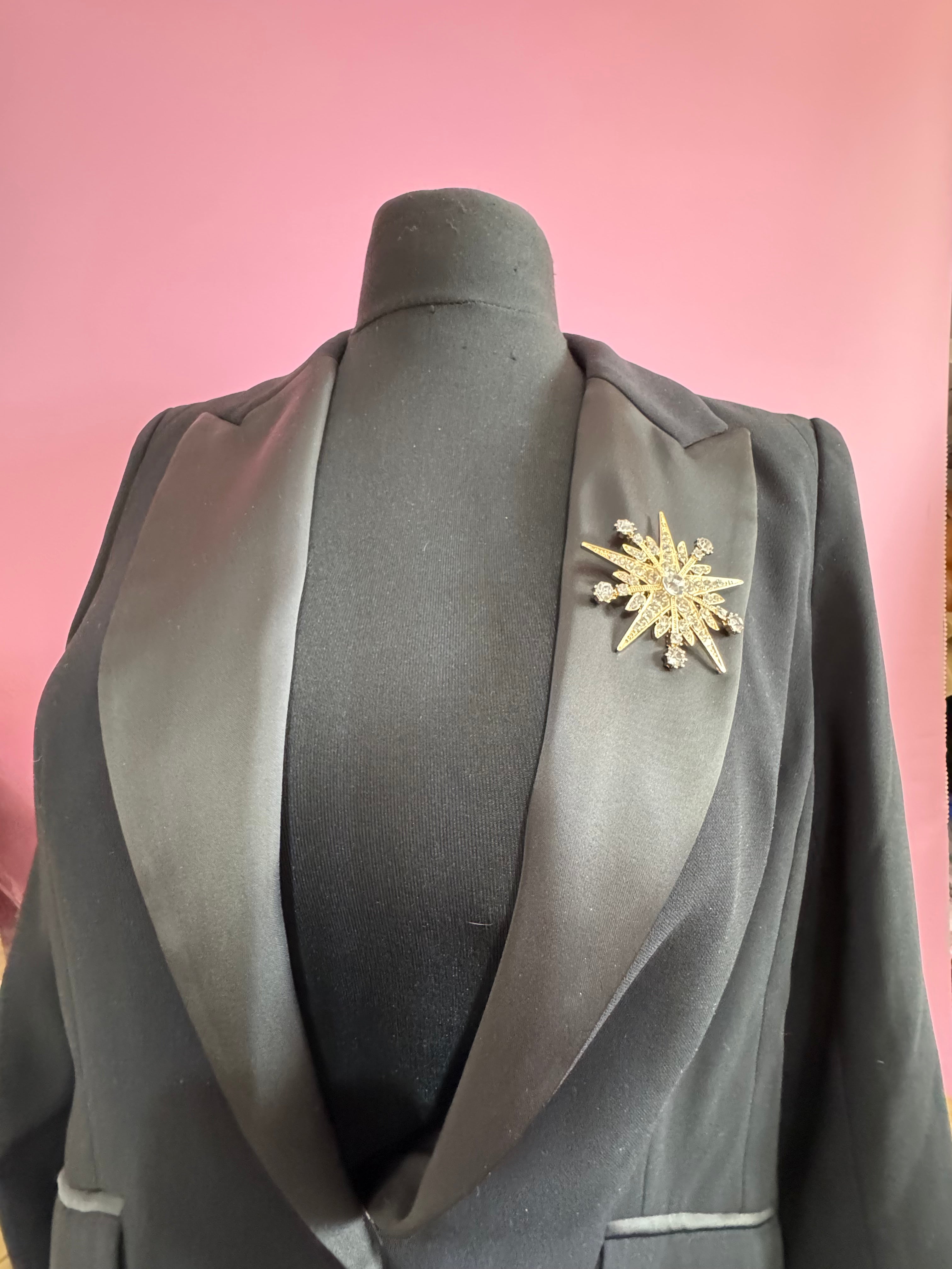 Large diamanté gold star brooch