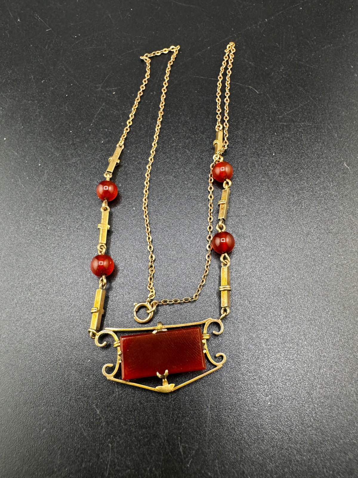 Antique 11-12 carat gold carnelian necklace