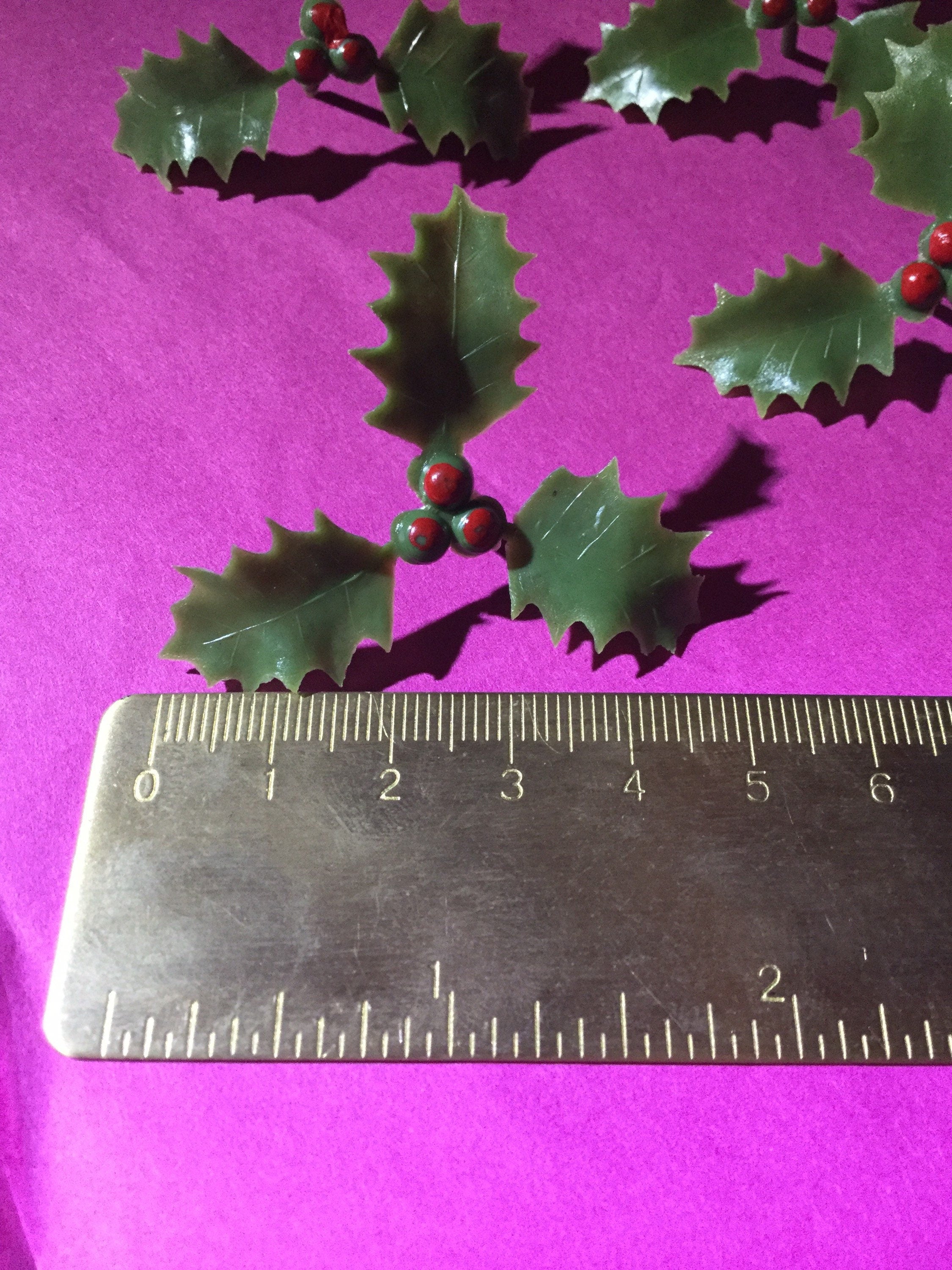 red green job lot 5 x 4cm  sprigs HOLLY LEAVES BERRIES plastic cake topper