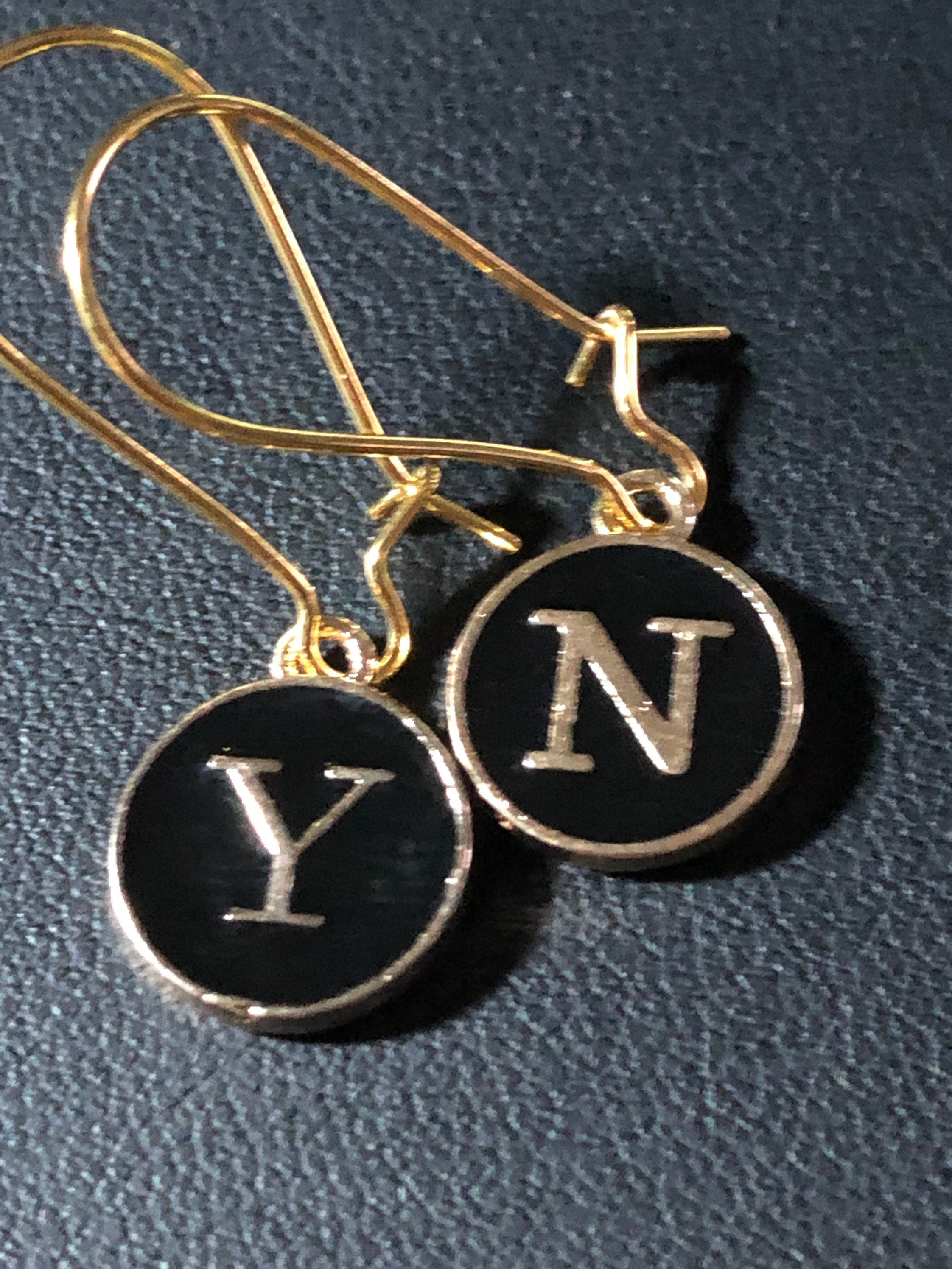 Novelty sexy yes no earrings decision making black enamel gold tone