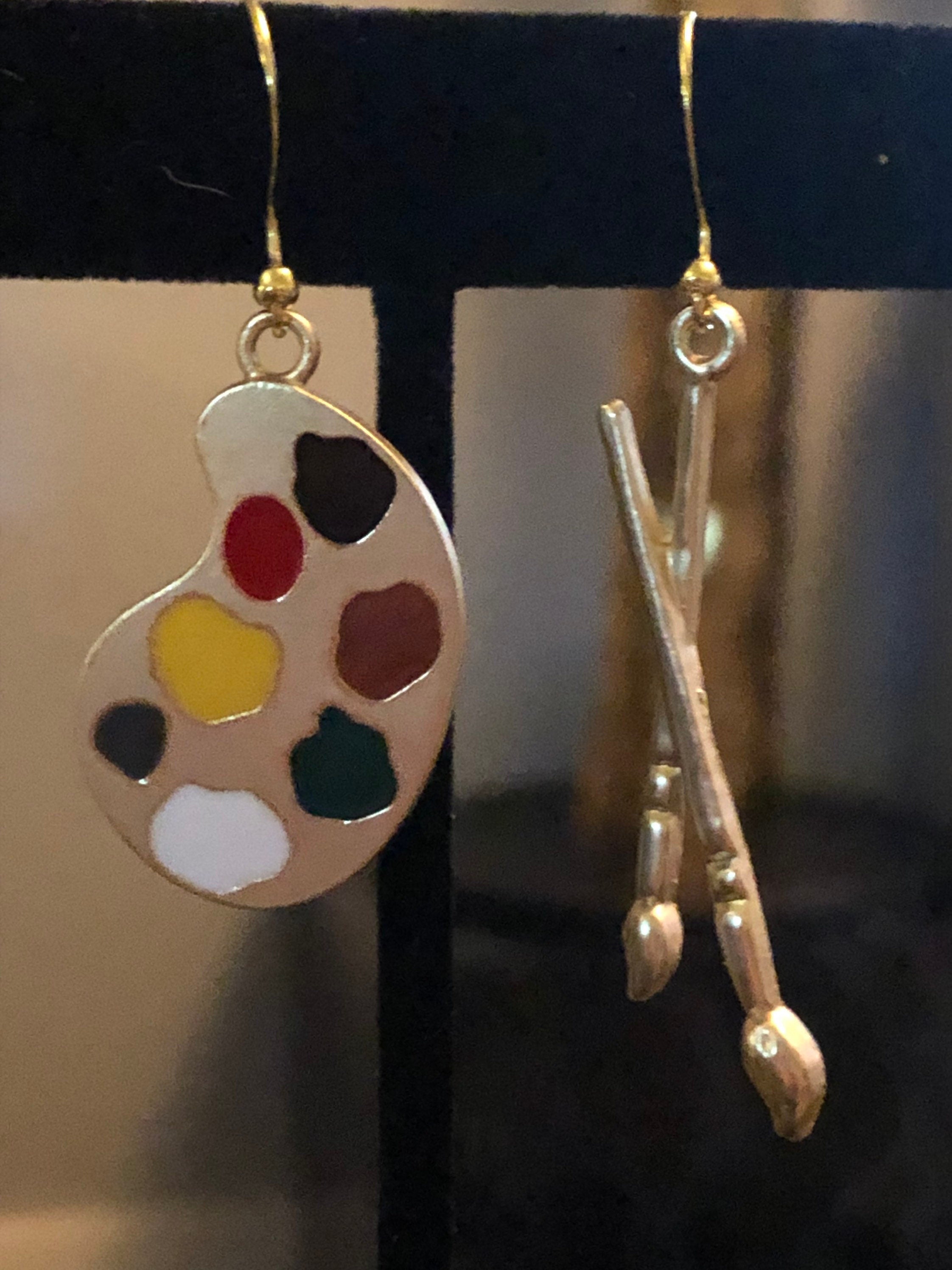 Novelty artists paint pallet pierced drop earrings gold tone