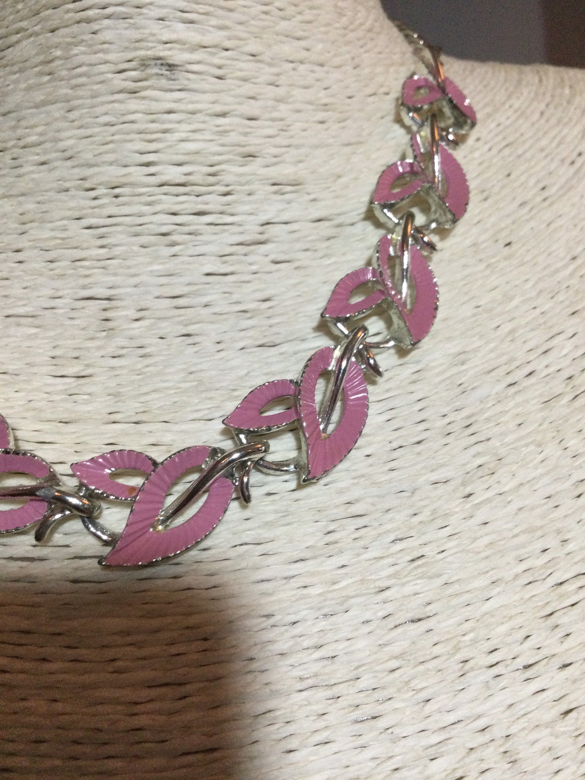 17” Vintage baby pink enamel leaf necklace silver tone chrome metal choker necklace