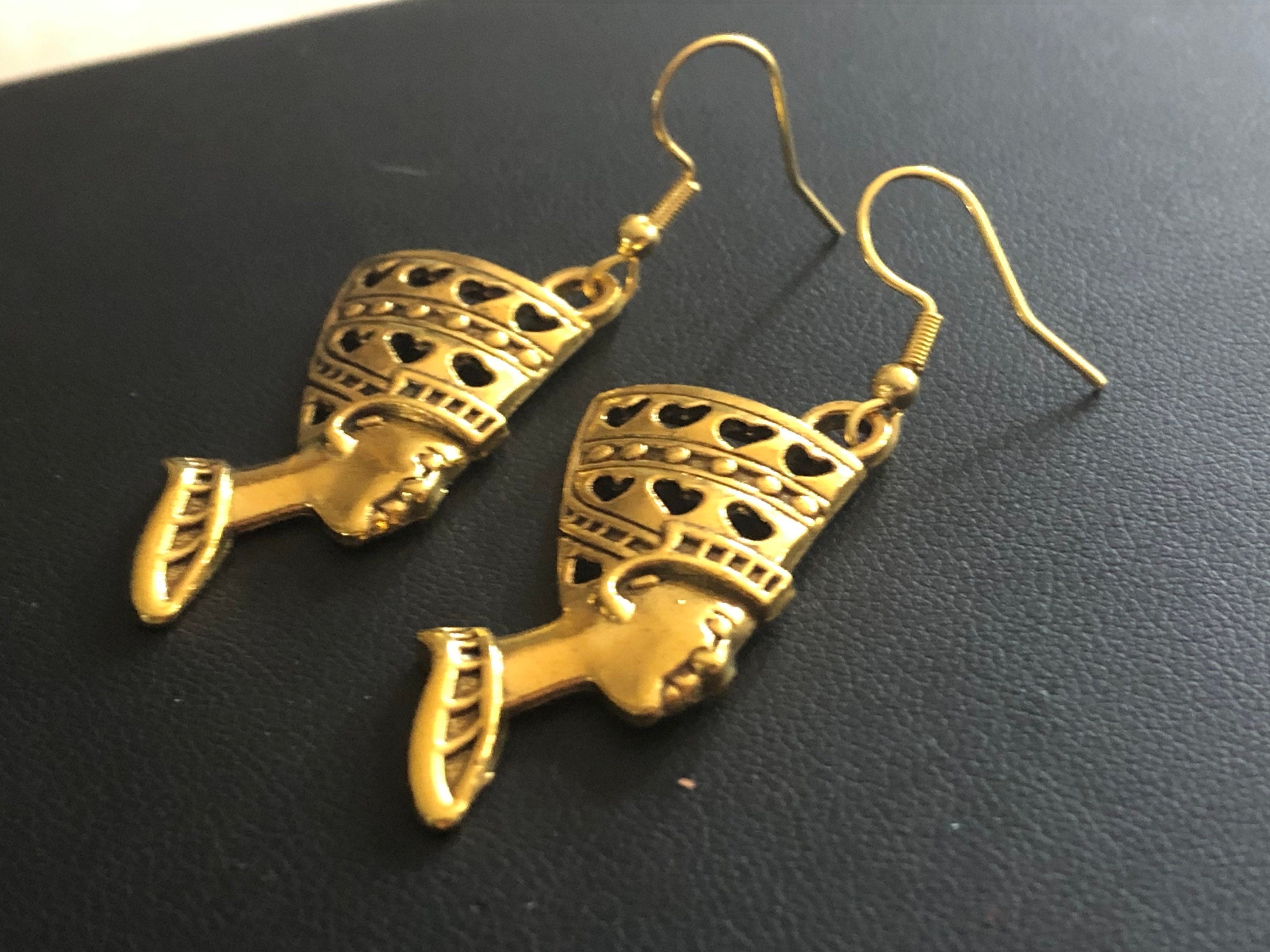 Gold tone Egyptian revival style queen Nefertiti 5cm drop earrings