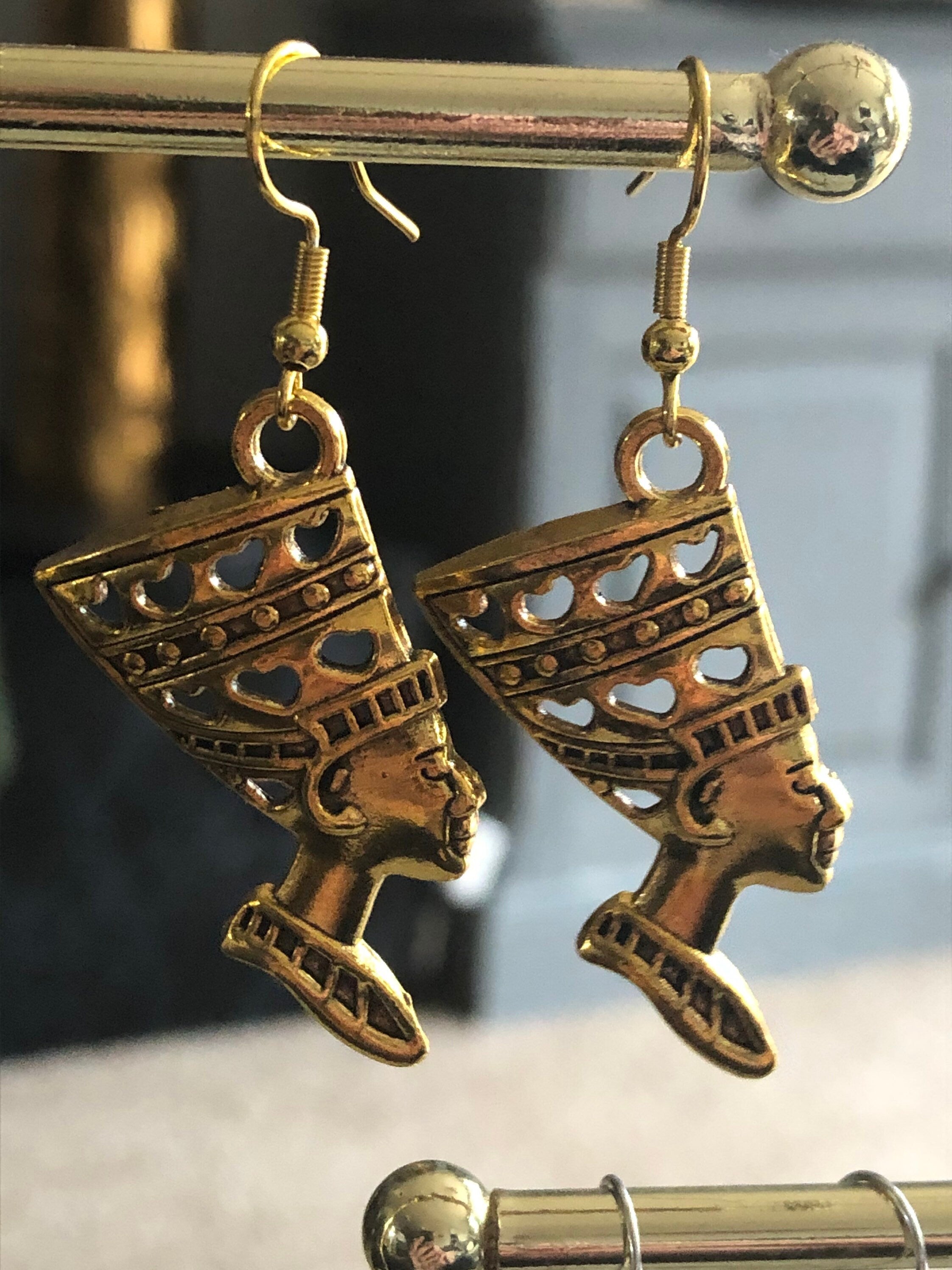 Gold tone Egyptian revival style queen Nefertiti 5cm drop earrings
