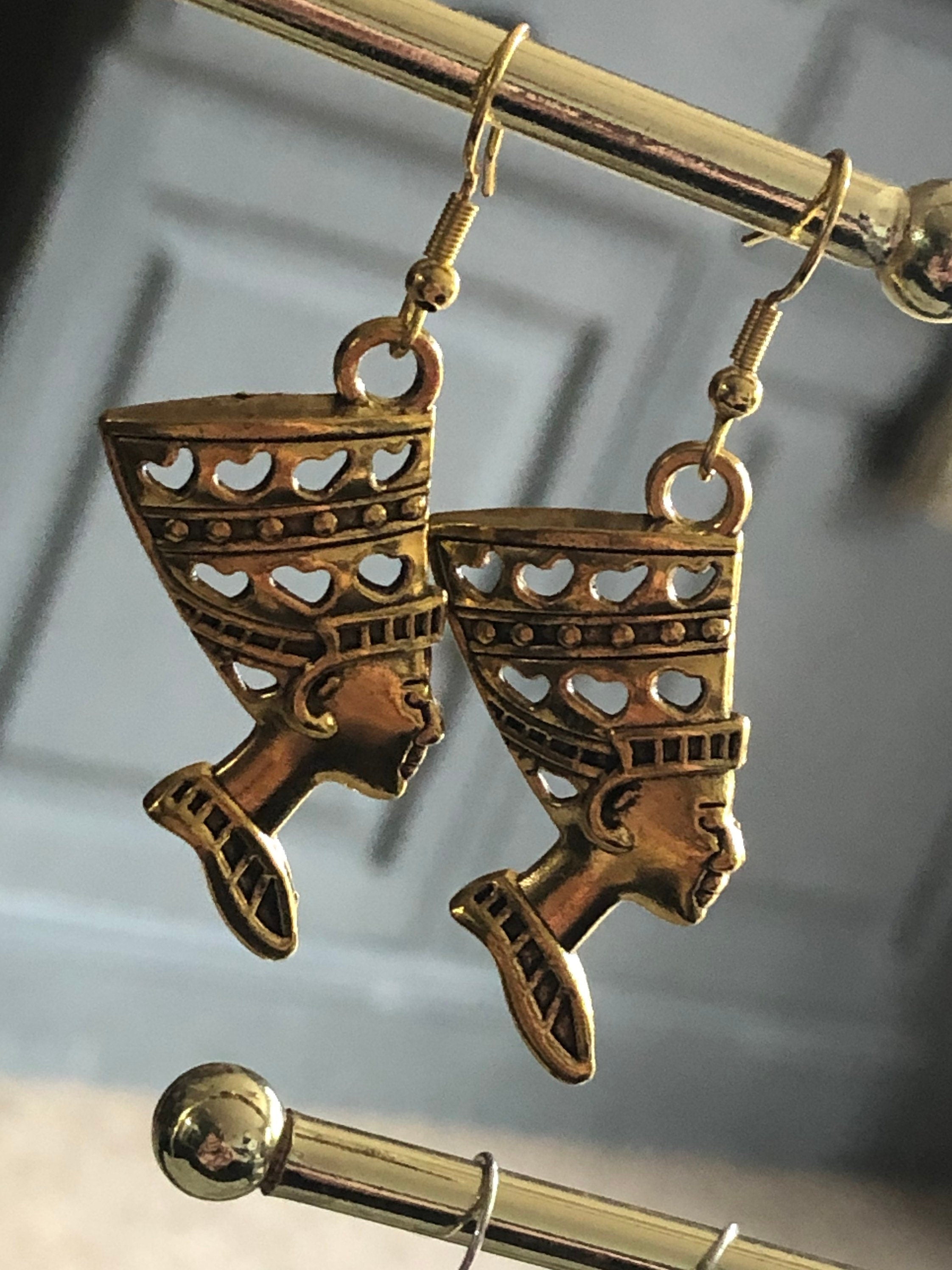 Gold tone Egyptian revival style queen Nefertiti 5cm drop earrings