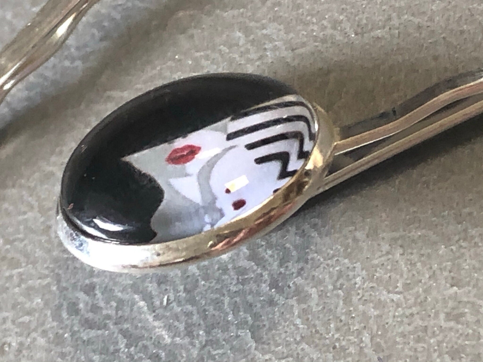 pair of vintage style art deco lady hair clips silver tone grip