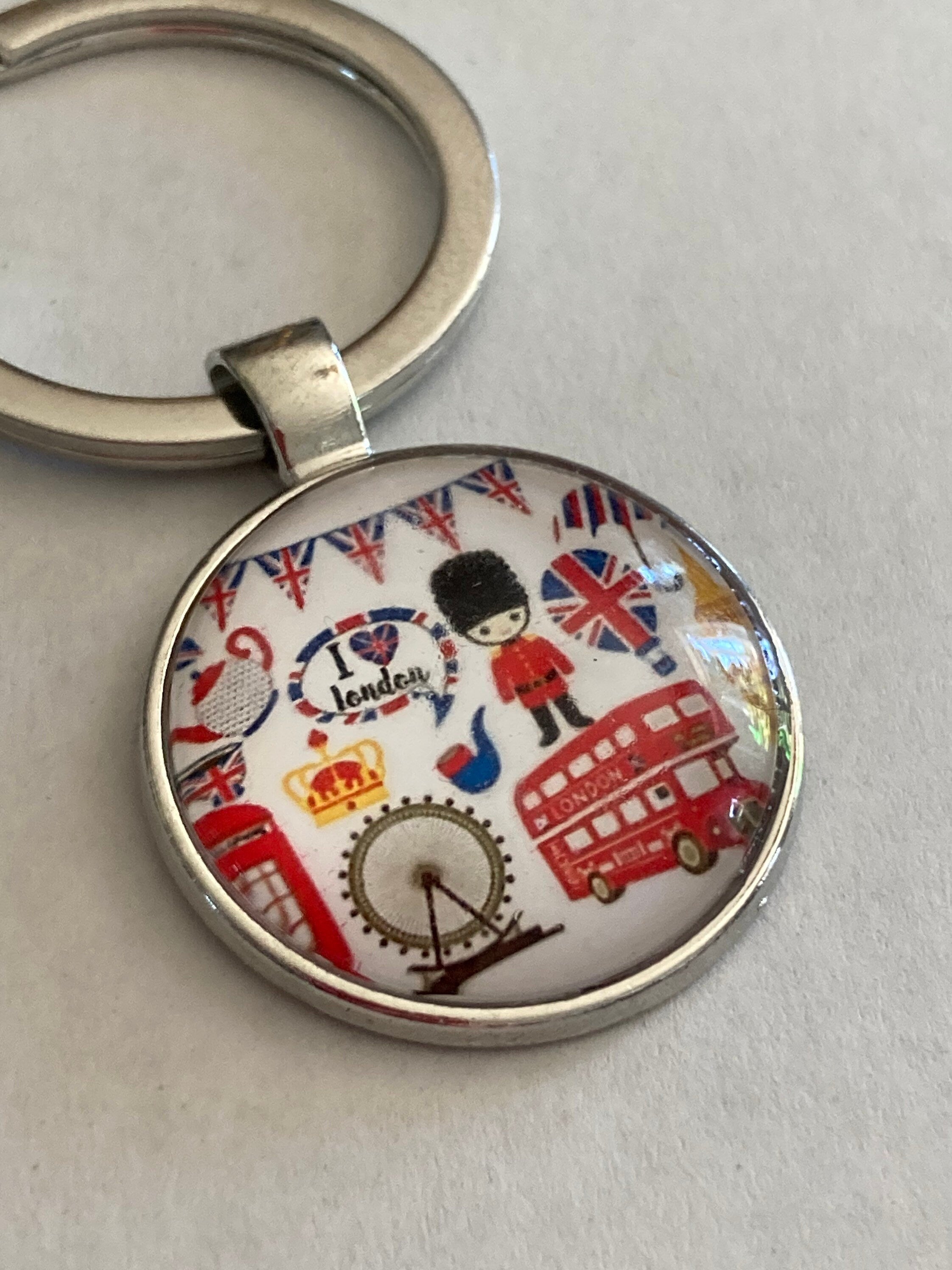 City of London keyring with 25mm glass cabochon Union Jack souvenir