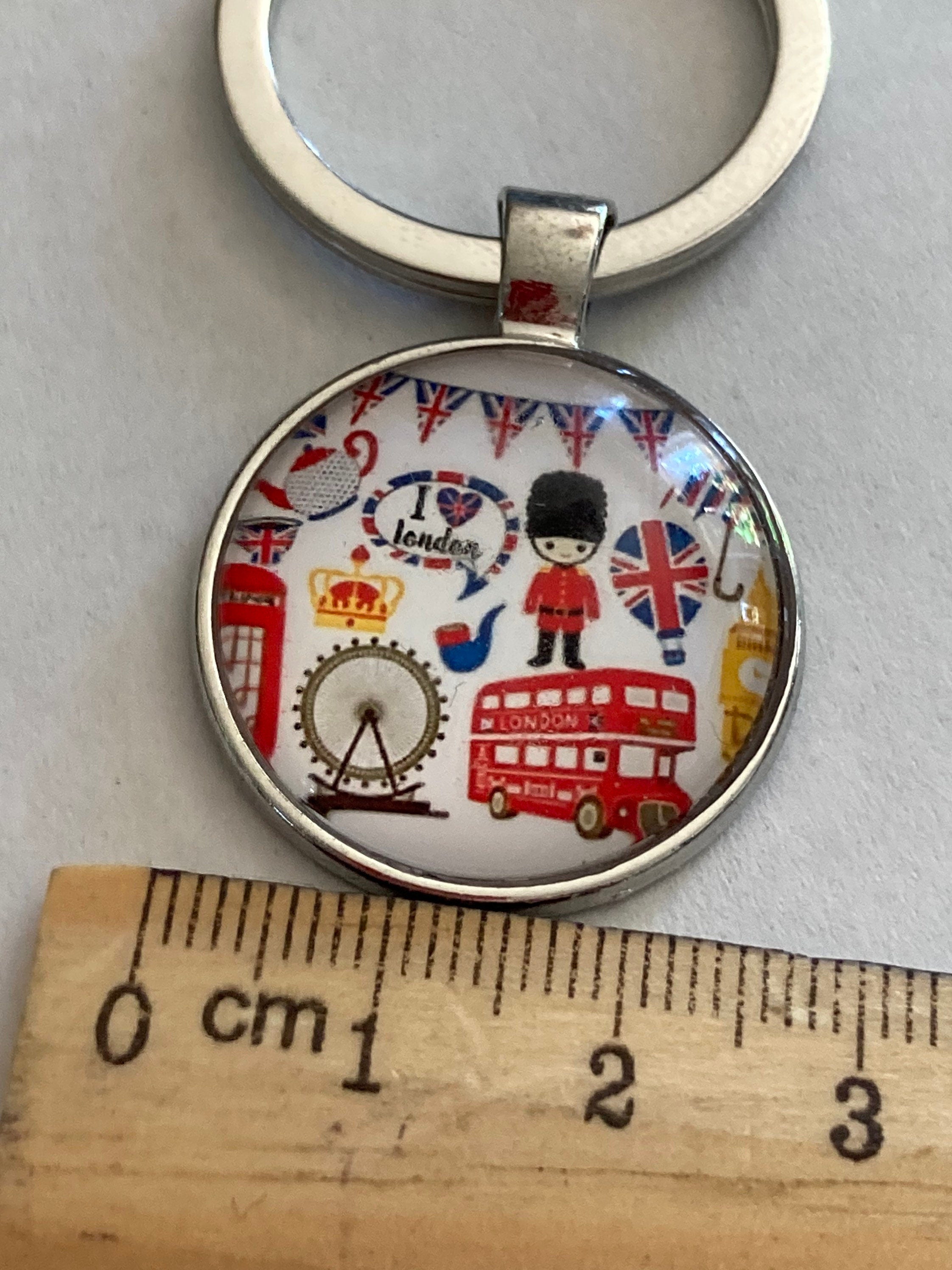 City of London keyring with 25mm glass cabochon Union Jack souvenir