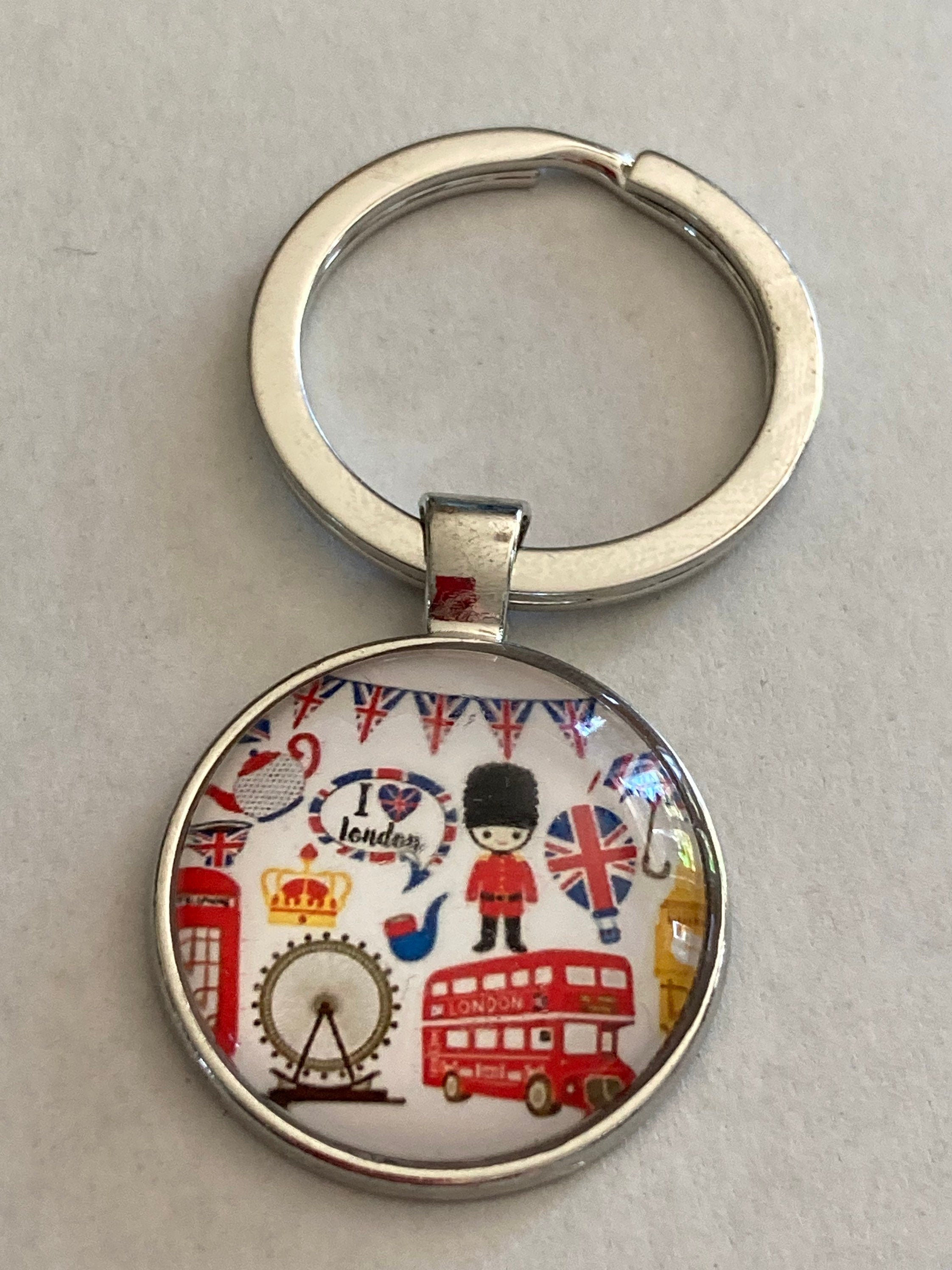 City of London keyring with 25mm glass cabochon Union Jack souvenir