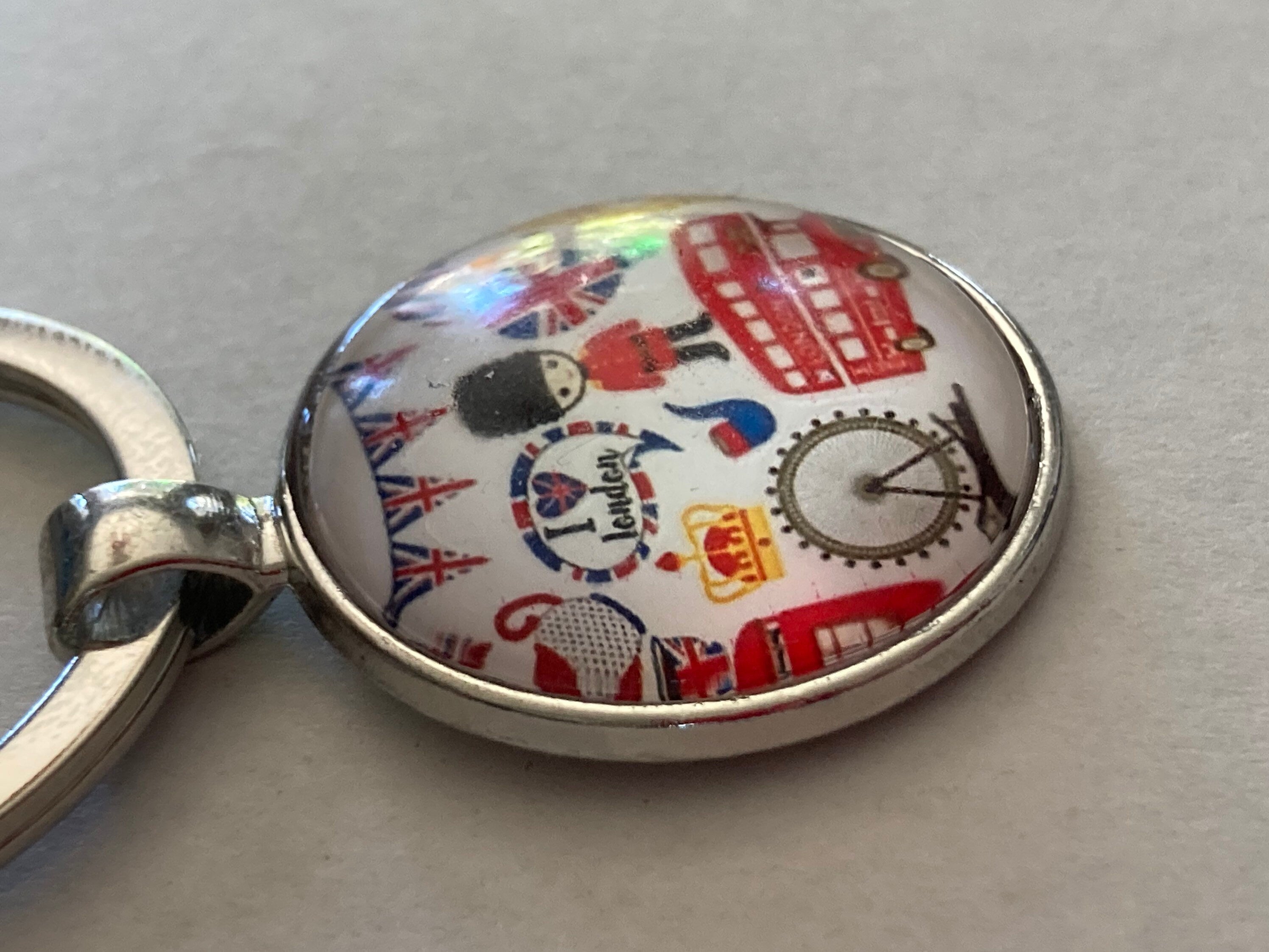 City of London keyring with 25mm glass cabochon Union Jack souvenir