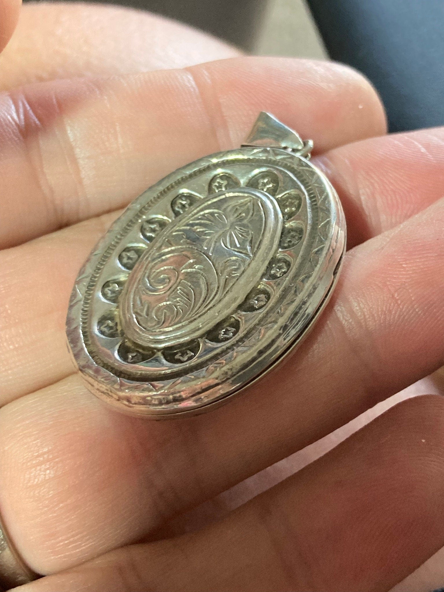 Vintage Large Locket sterling 925 silver weighs 8.89gm victorian revival